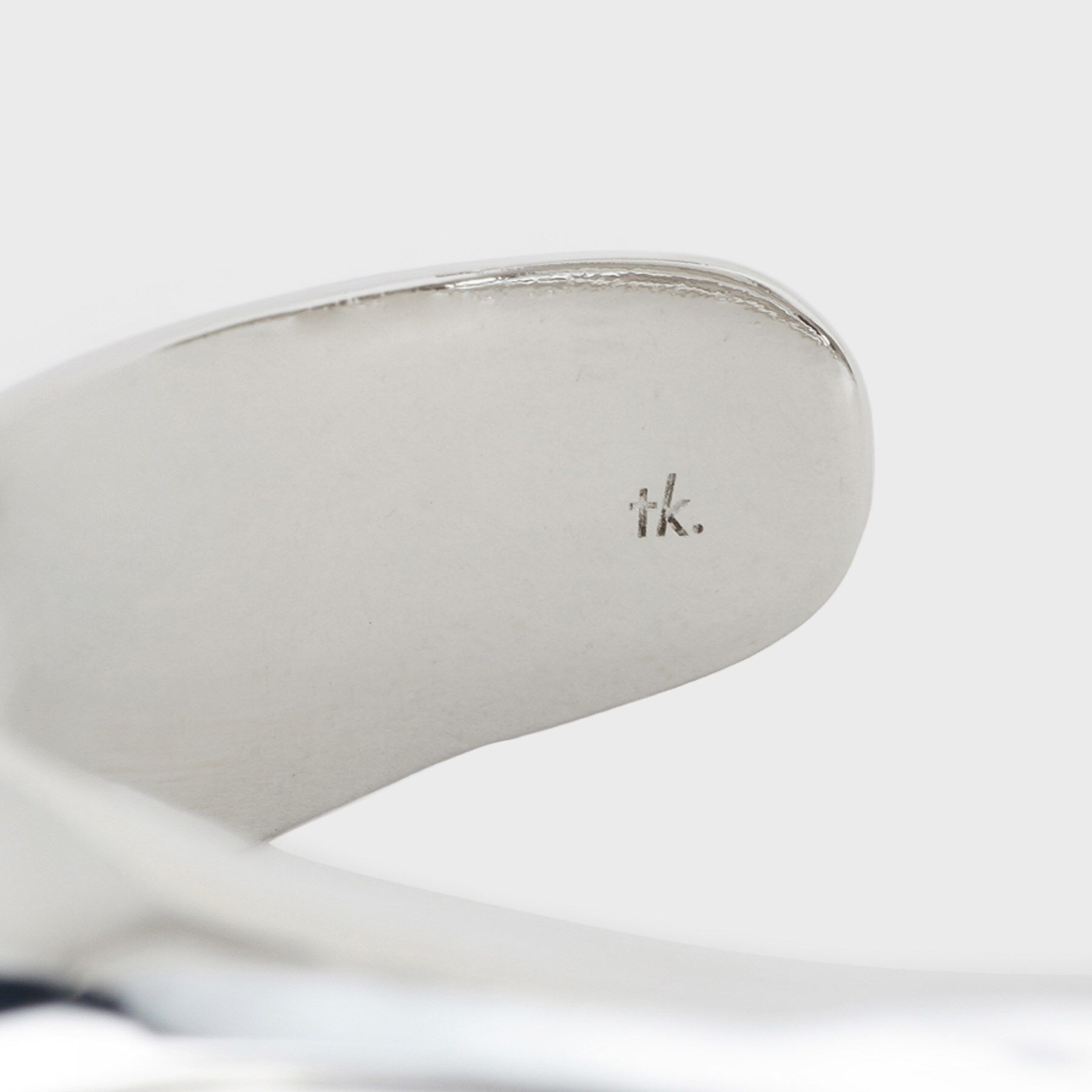 tk.TAKEO KIKUCHI「ボリュームロゴバングル」|ブレスレット・バングル|