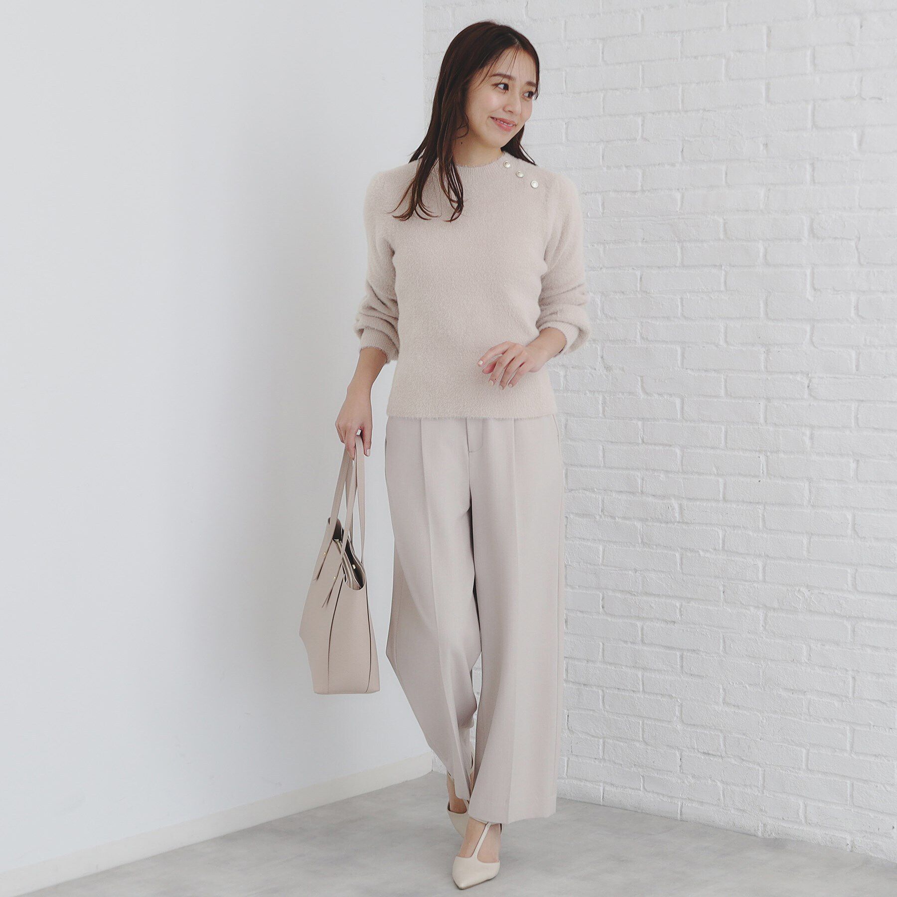 index「ゴールドボタンパフスリーブラメフェザーニット【洗濯機洗い可】」|ニット・セーター|