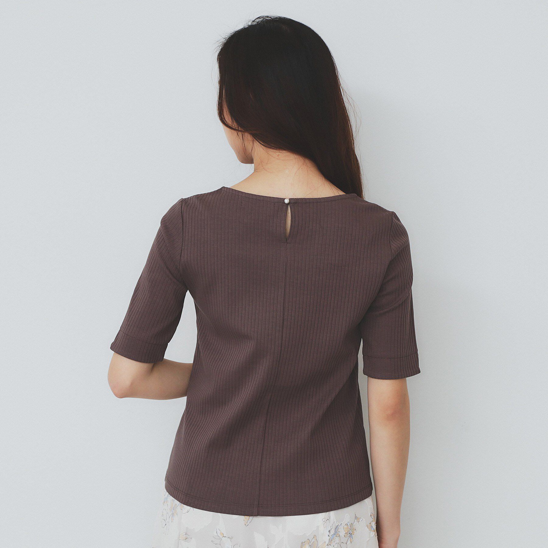 index「《7色展開/XS-LLサイズ》ボートネックリブトップス【UV/洗濯機洗い可】」|Tシャツ・カットソー|