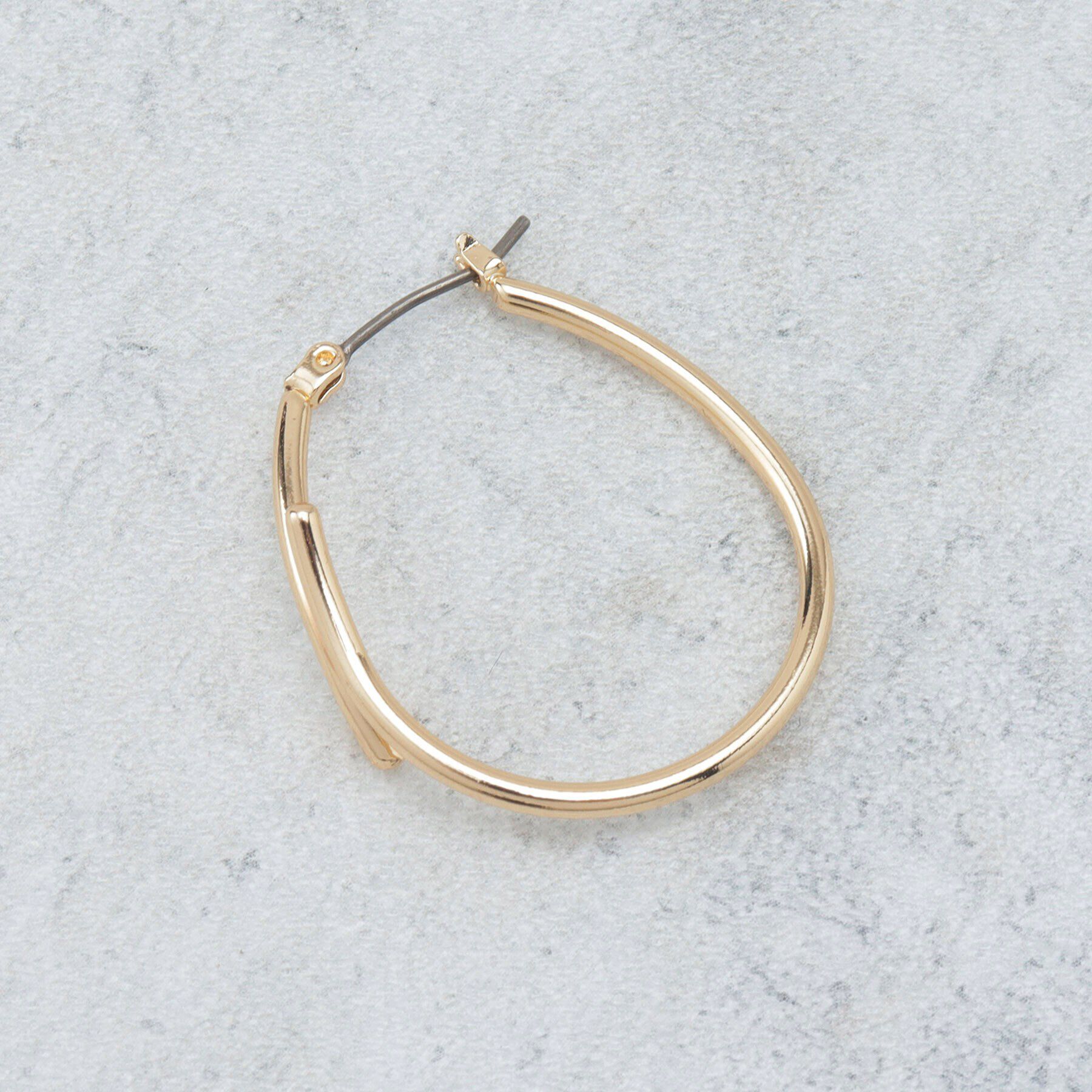 OPAQUE.CLIP「クロスフープフックピアス」|ピアス|