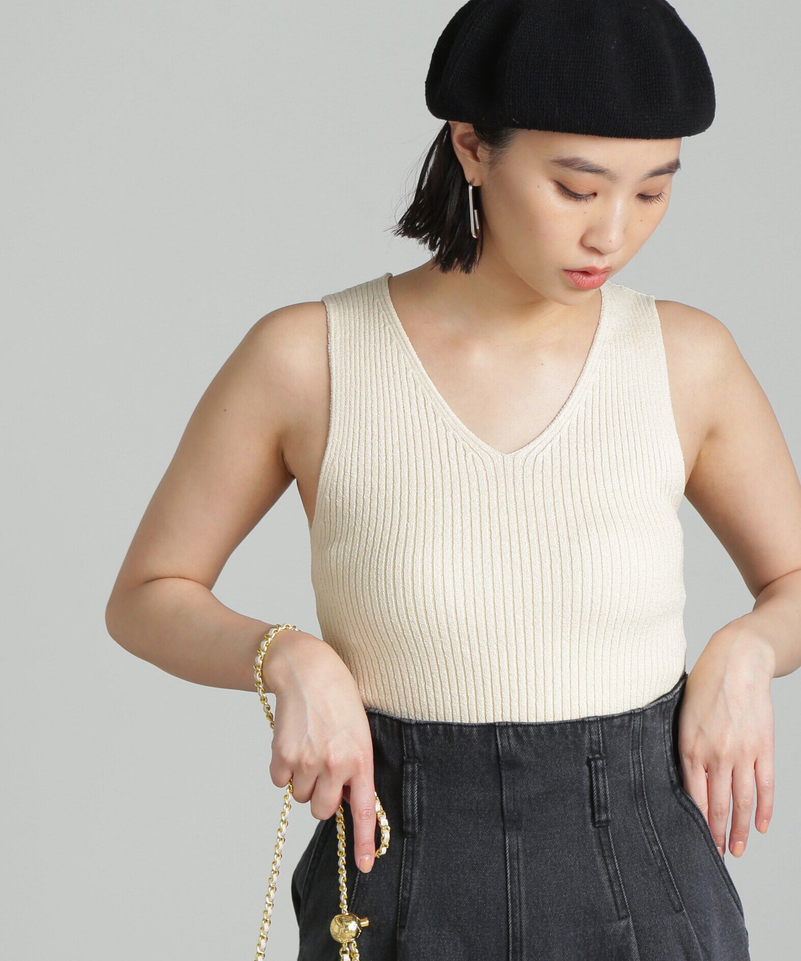  「ミニブークレVネックニットタンクトップ」|ニット・セーター|