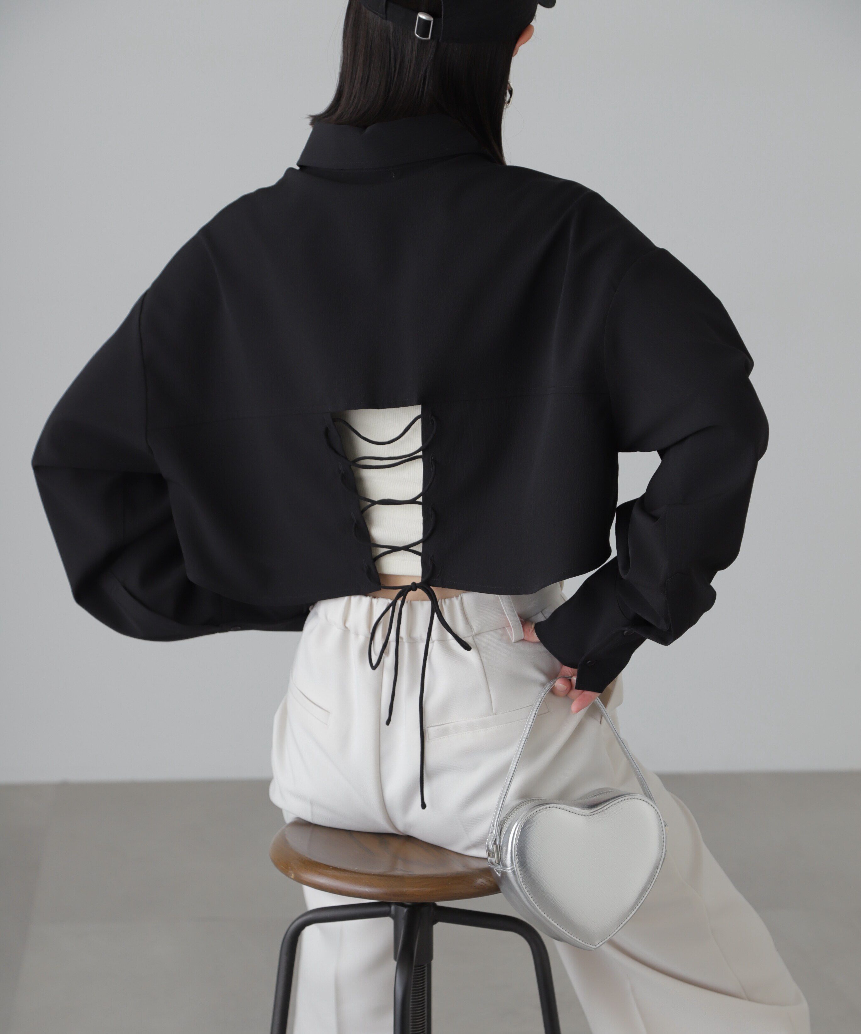  「バックレースアップショート丈シャツ」|シャツ・ブラウス|ブラック