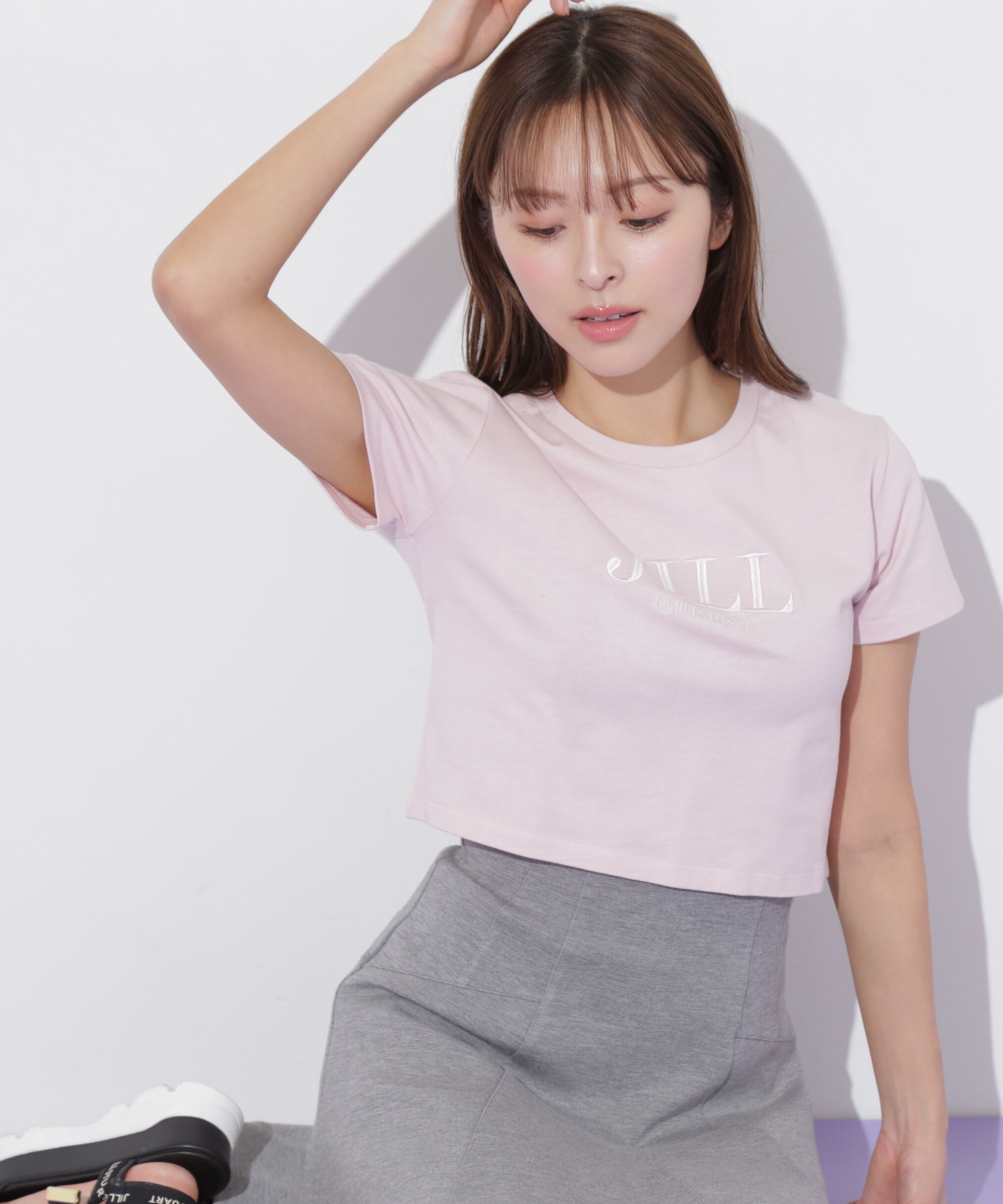  「ショート丈刺繍ロゴTシャツオーガニックコットン」|Tシャツ・カットソー|