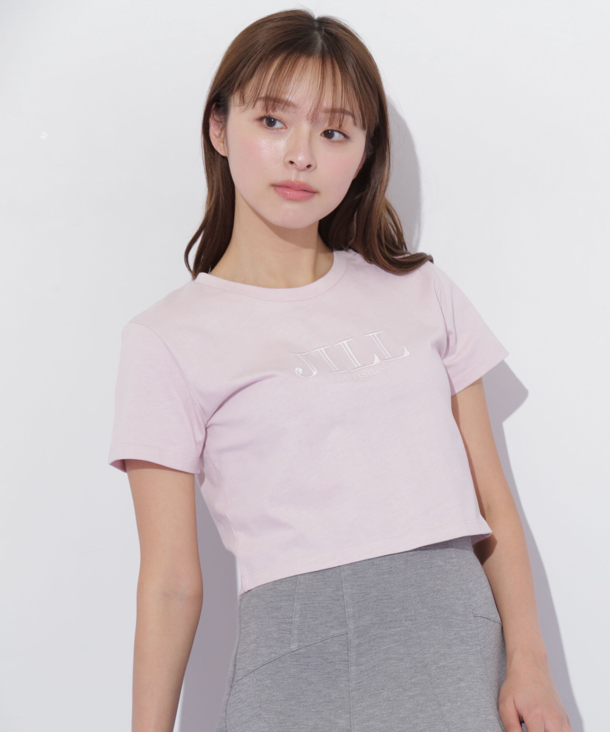  「ショート丈刺繍ロゴTシャツオーガニックコットン」|Tシャツ・カットソー|