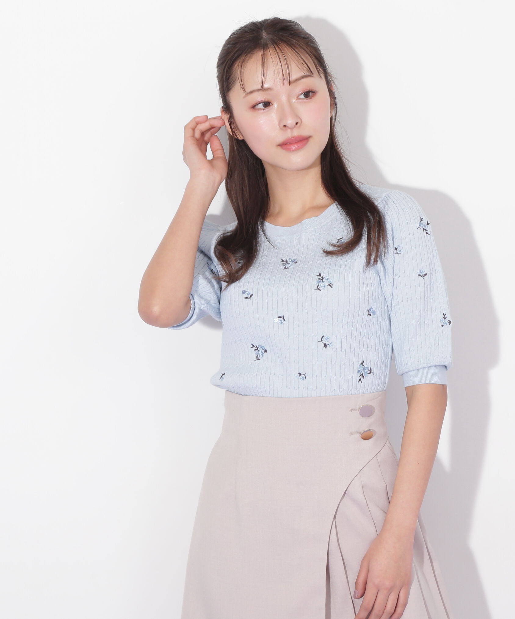  「フラワーエンブロイダリーコンパクトニット」|ニット・セーター|