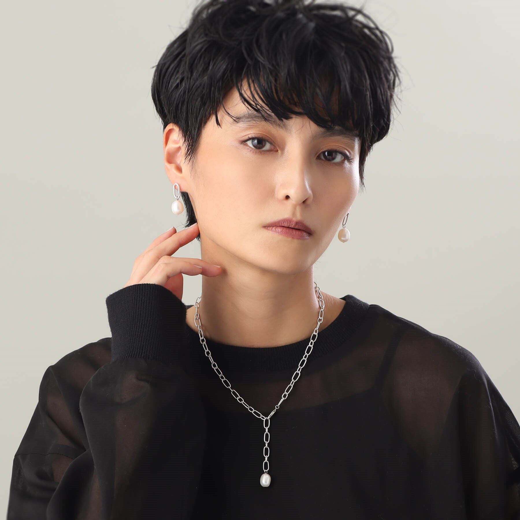 COCOSHNIK ONKITSCH「シルバー バロックパール チェーンリンク ショートピアス」|ピアス|