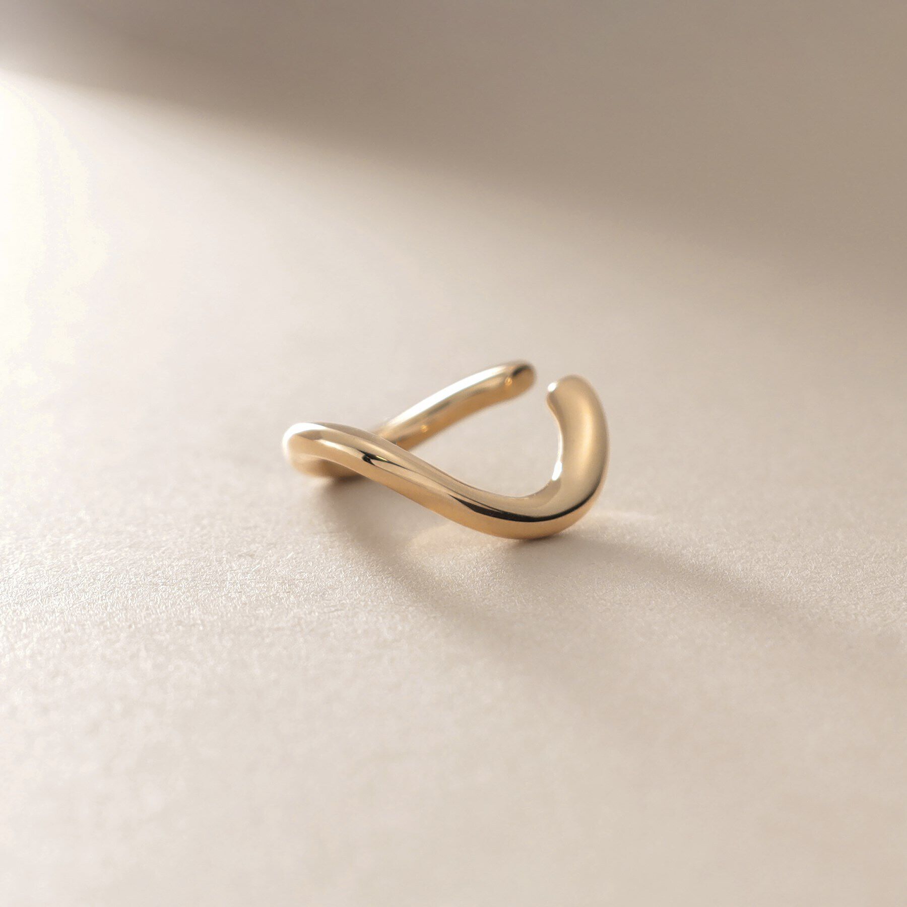 COCOSHNIK「K10Sライン イヤーカフ小」|イヤリング|