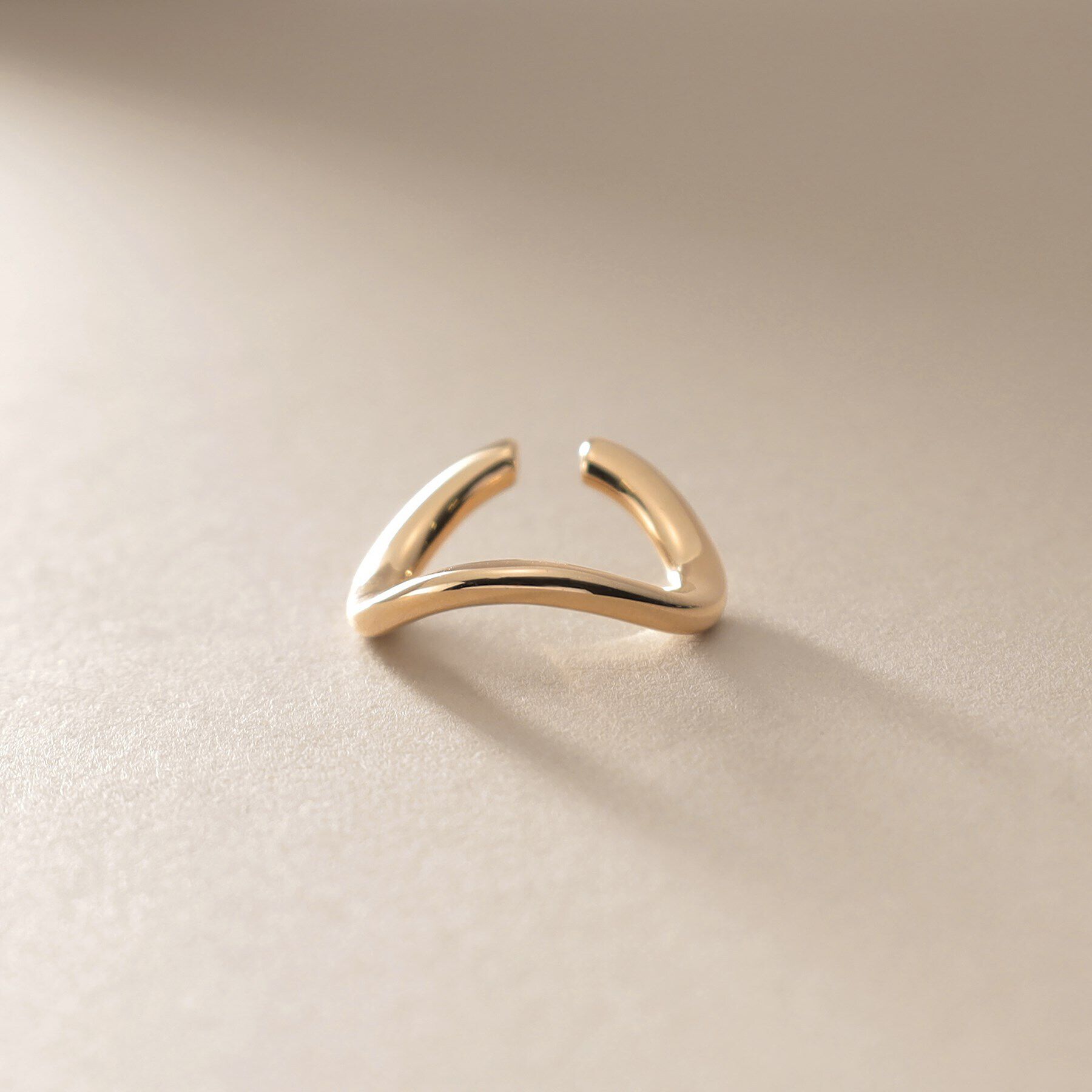 COCOSHNIK「K10Sライン イヤーカフ小」|イヤリング|