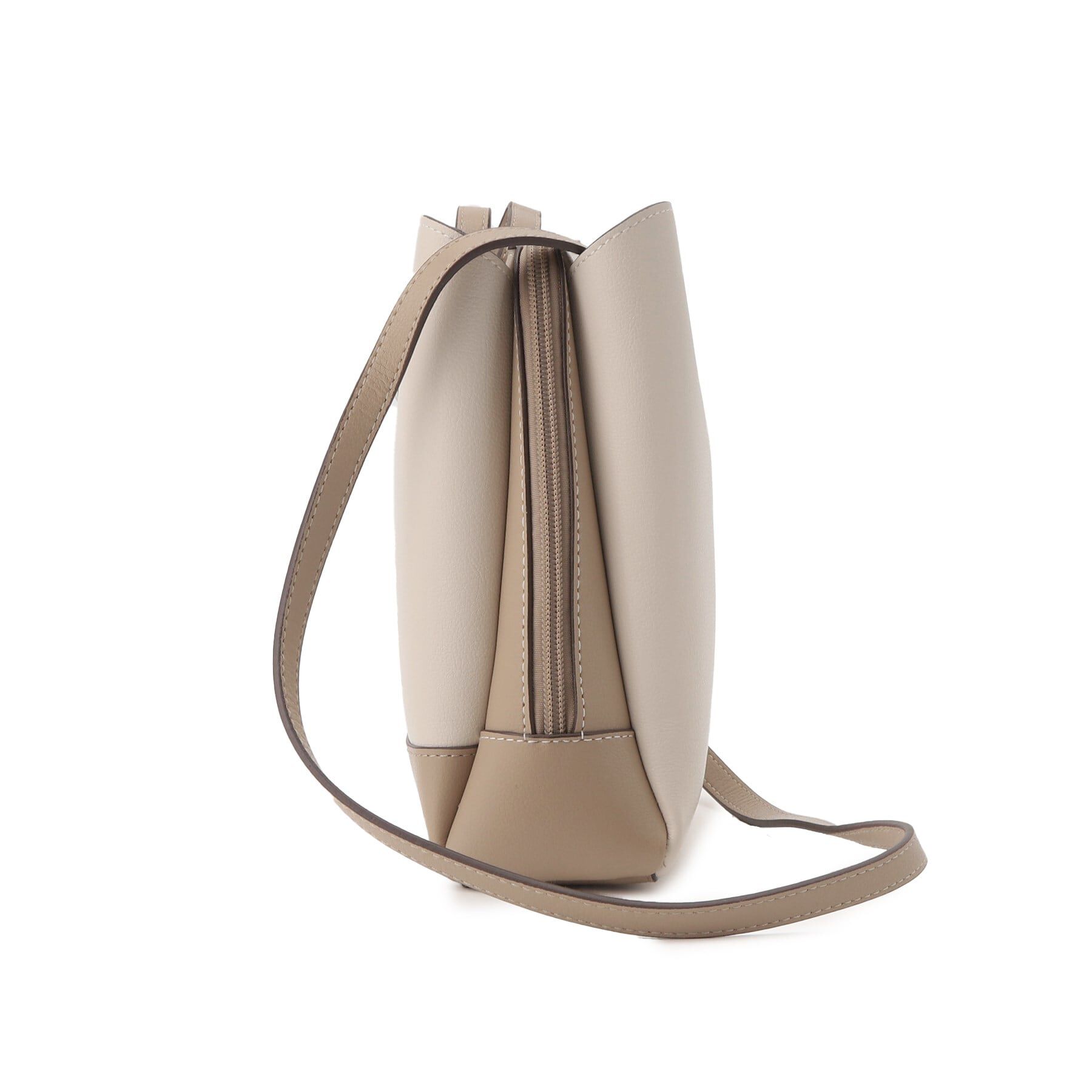 SHOO･LA･RUE「【軽量/大人カジュアル】 ふわっと軽い三層ショルダーバッグ」|ショルダー・メッセンジャー|