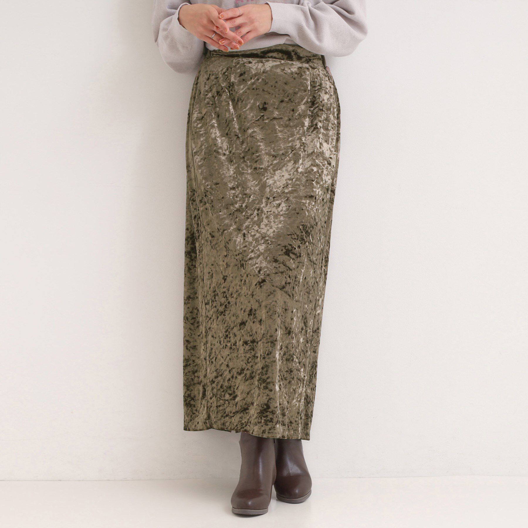 SHOO･LA･RUE「【S-LL】光沢感が華やかに ベロア調ナロースカート」|スカート|ブラウン(044)