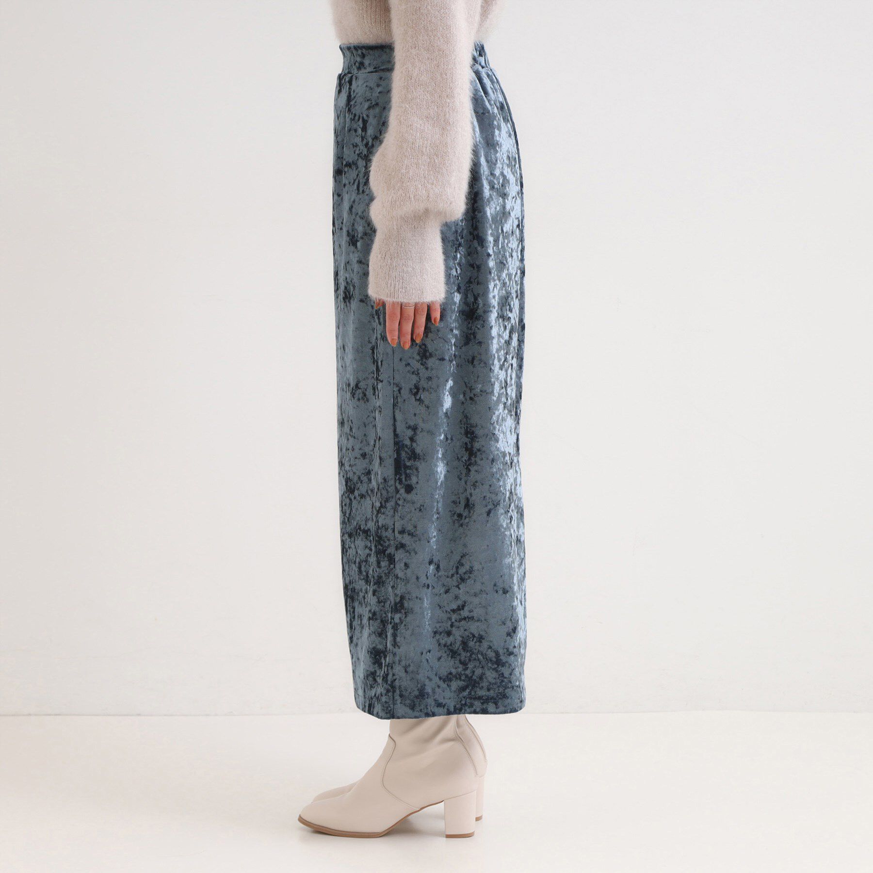 SHOO･LA･RUE「【S-LL】光沢感が華やかに ベロア調ナロースカート」|スカート|