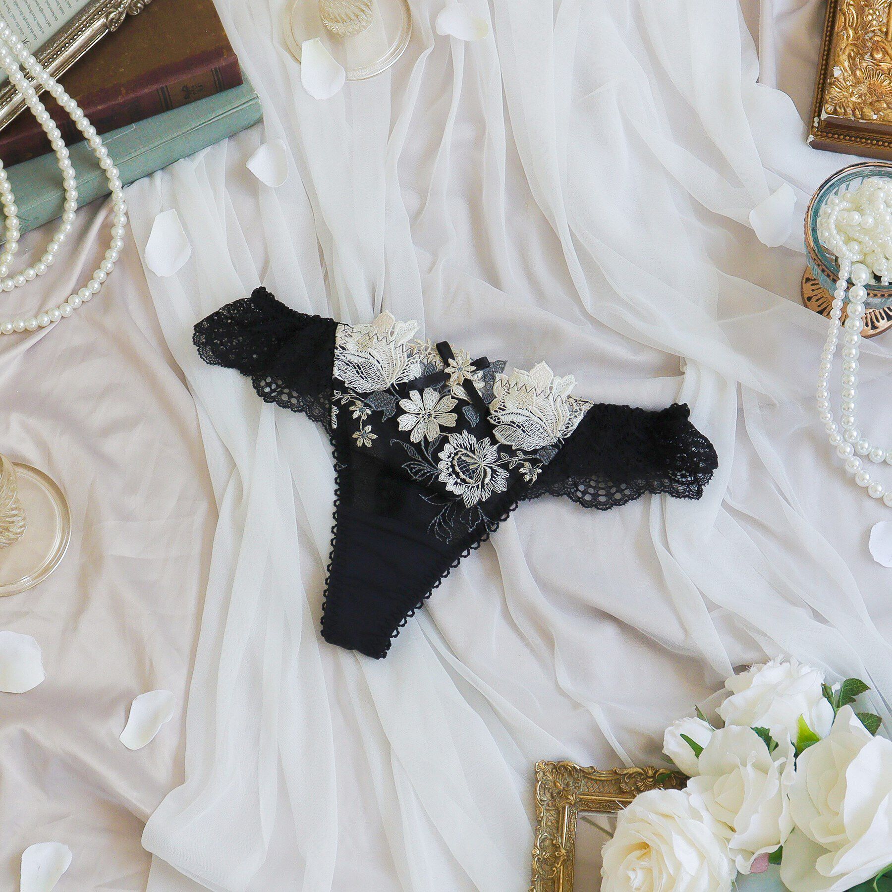 Risa Magli「アデラ Tバックショーツ」|インナー|ブラック(019)