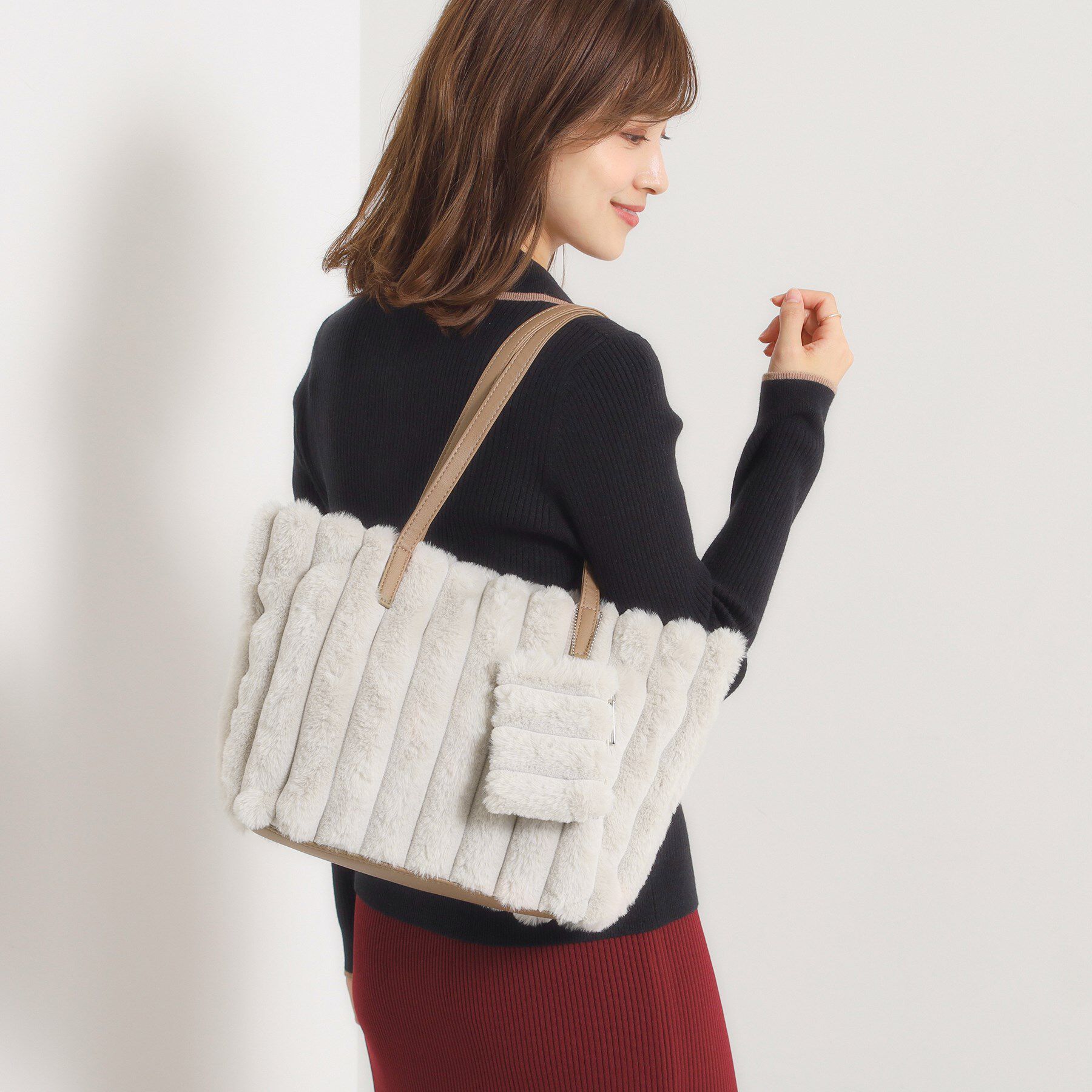 ITS&rsquo;DEMO「ポーチ付フェイクファートート」|トートバッグ|