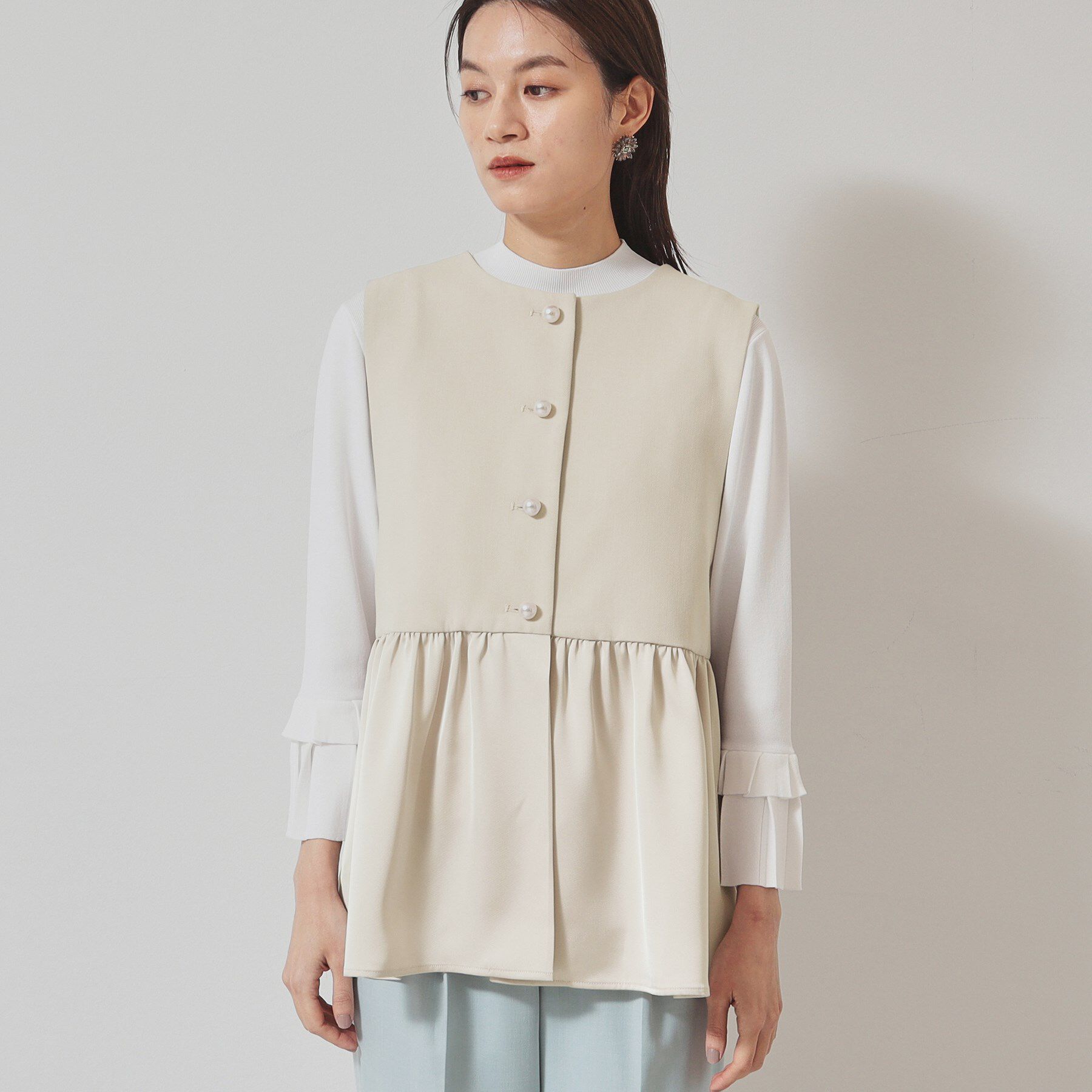 SunaUna「【異素材切り替え／パール調ボタン】ペプラムベスト」|ベスト・ジレ|