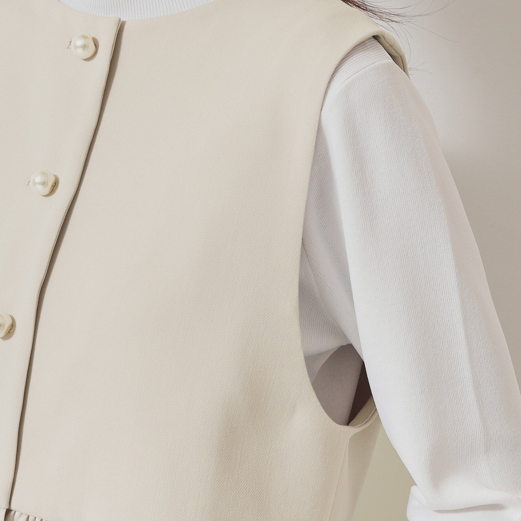 SunaUna「【異素材切り替え／パール調ボタン】ペプラムベスト」|ベスト・ジレ|