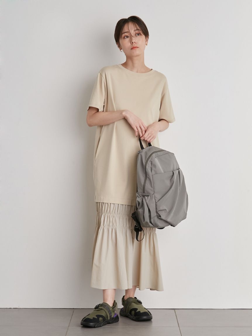 emmi atelier「【ONLINE限定カラー】eco 撥水ギャザーボディーバックパック」|リュック|