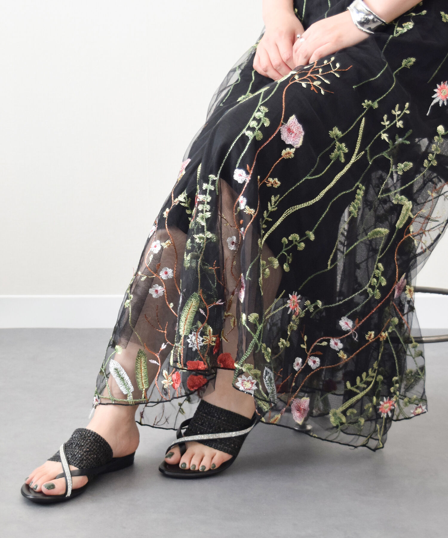 IMPORT SELECT「【ITALIAN SHOEMAKERS】ビジュークロスストラップトングサンダル(952352)」|サンダル|