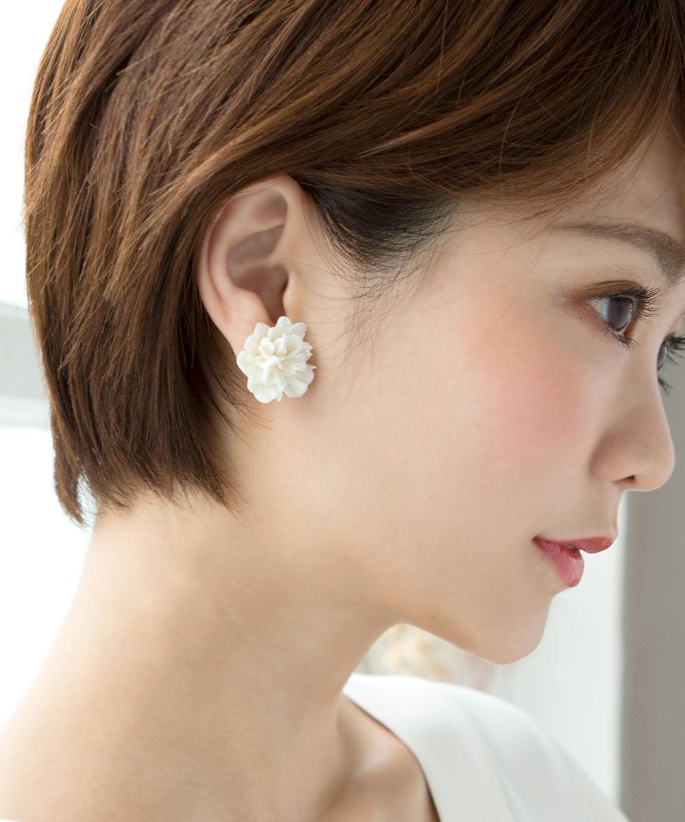 colleca la「グロッシーフラワーイヤリング」|イヤリング|ホワイト