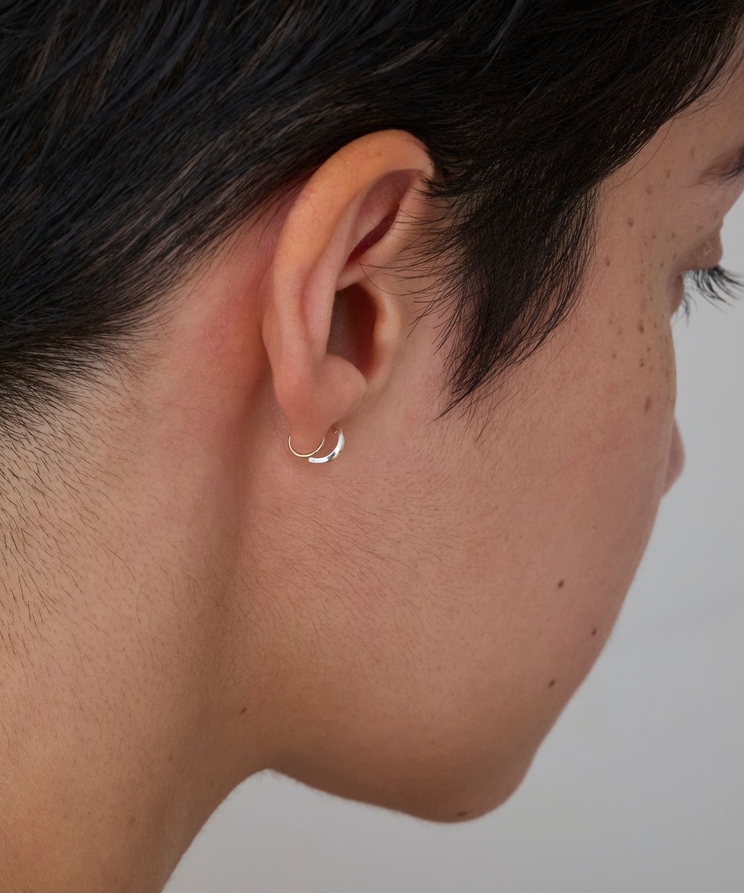 JUPITER「【K10&SV925】コンビカラーフープイヤリング　ゴールド&times;シルバー」|イヤリング|