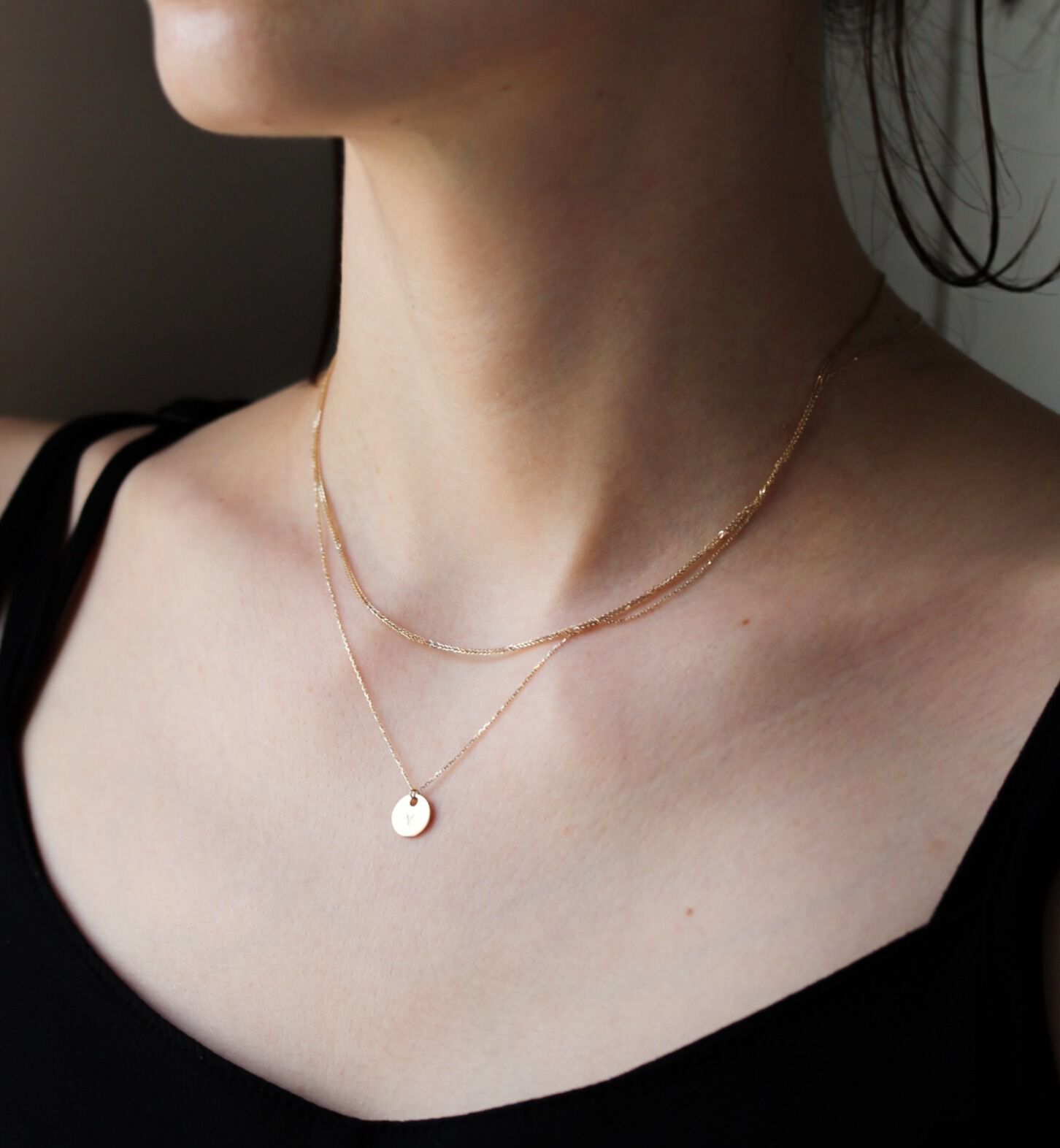  「ゴールド コイン イニシャル ネックレス | K10YG〈イニシャルA〉」|ネックレス|