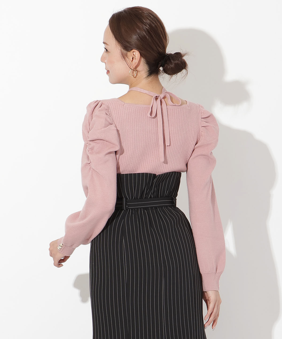 アンドクチュール「スクエアネック袖ギャザープルオーバー」|ニット・セーター|