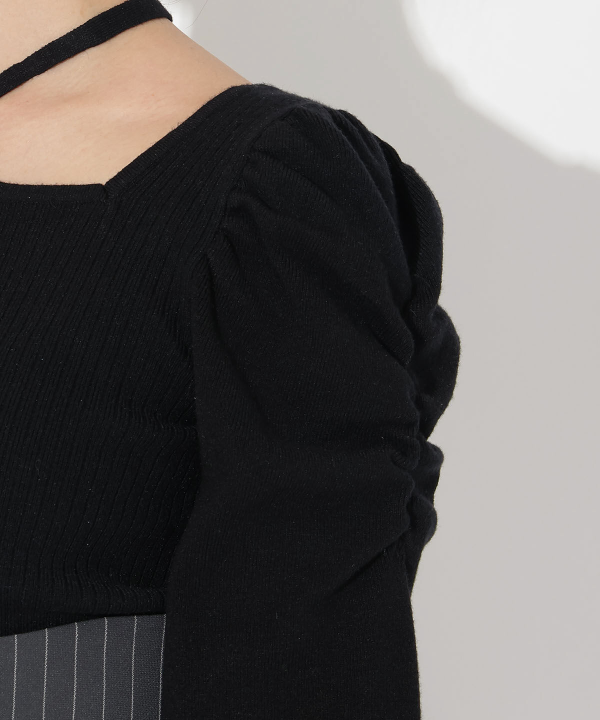 アンドクチュール「スクエアネック袖ギャザープルオーバー」|ニット・セーター|