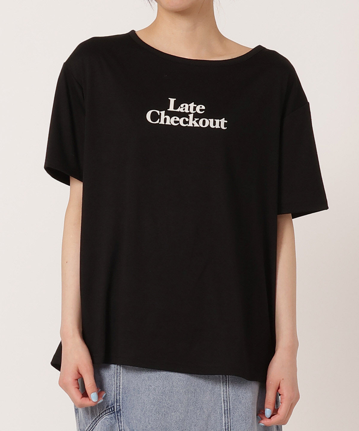 REDYAZEL「Late Checkout プリントTシャツ」|Tシャツ・カットソー|