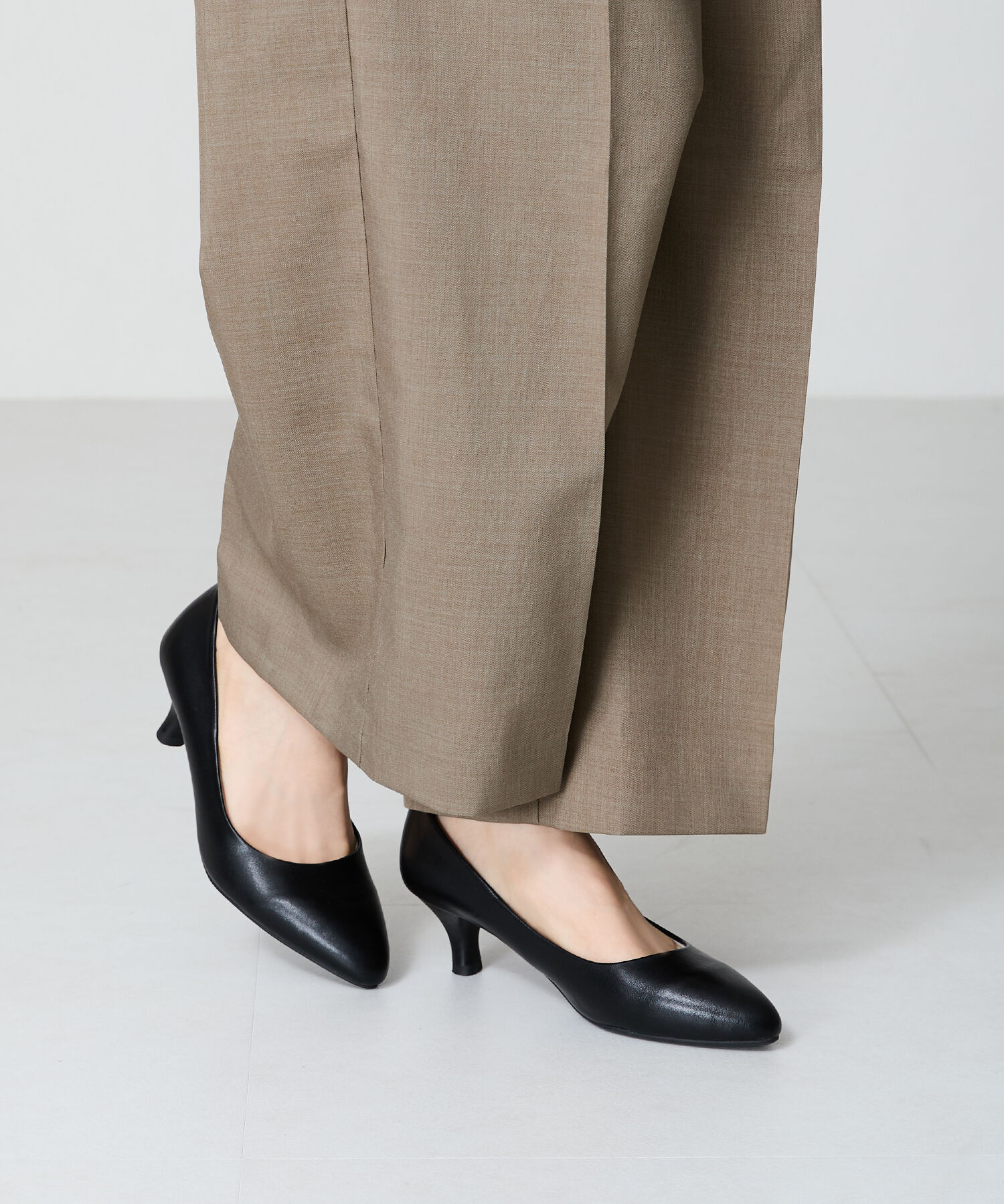 ORiental TRaffic「【WEB限定 / 累計9万足突破】 ミドルヒール パンプス /R-4008  ヒール5.5cm シンプル オフィス クッション」|パンプス|