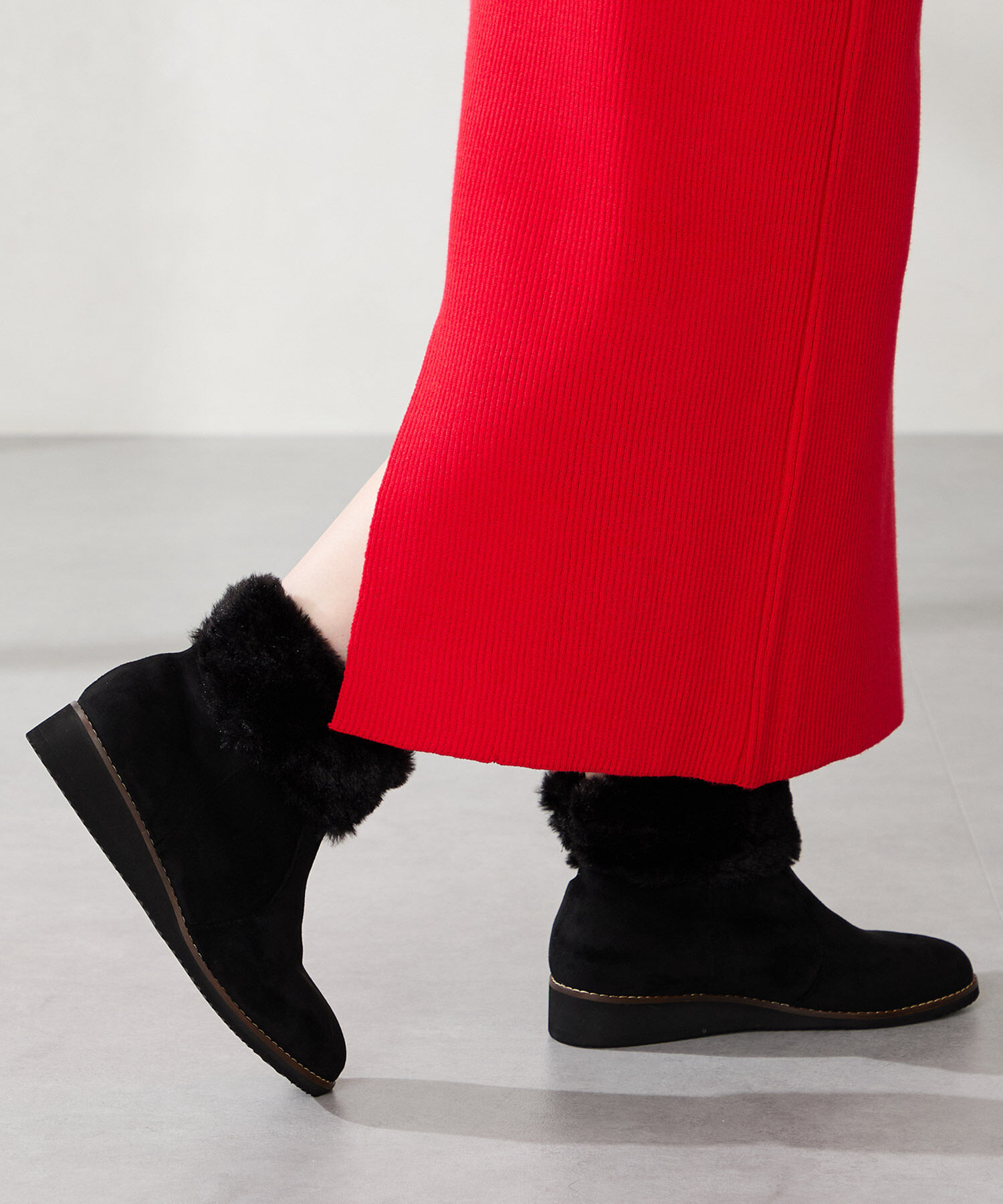 WA Oriental TRaffic「●2025秋冬新作●たっぷりファーウエッジソールブーツ/52411」|ショートブーツ|BLACK