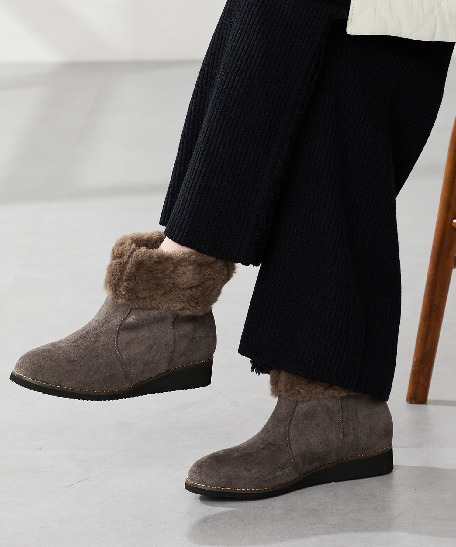WA Oriental TRaffic「●2025秋冬新作●たっぷりファーウエッジソールブーツ/52411」|ショートブーツ|GREY