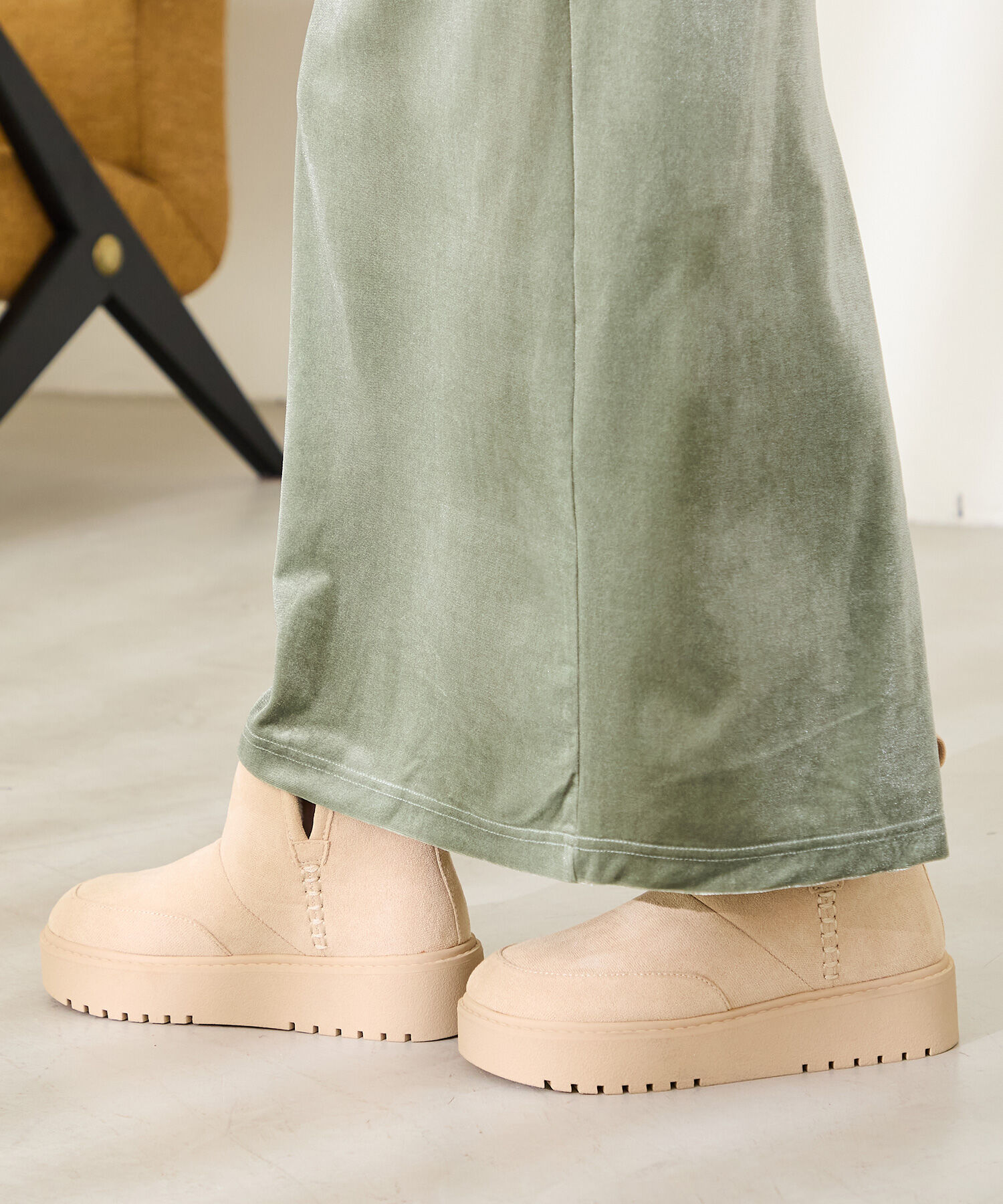 ORiental TRaffic「●2025秋冬新作●【 軽量 】 サイドスリット 厚底 ムートン ショートブーツ /51425 防寒」|ショートブーツ|