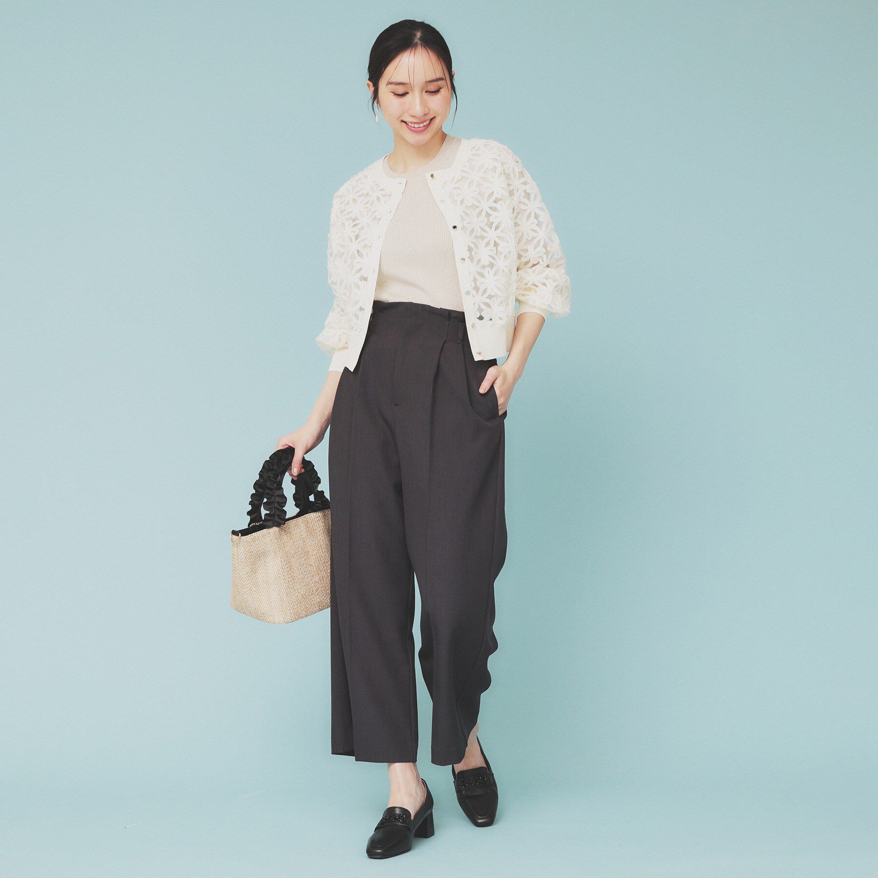 index「《STORY掲載》3Dフラワーショートカーディガン【洗濯機洗い可】」|カーディガン|