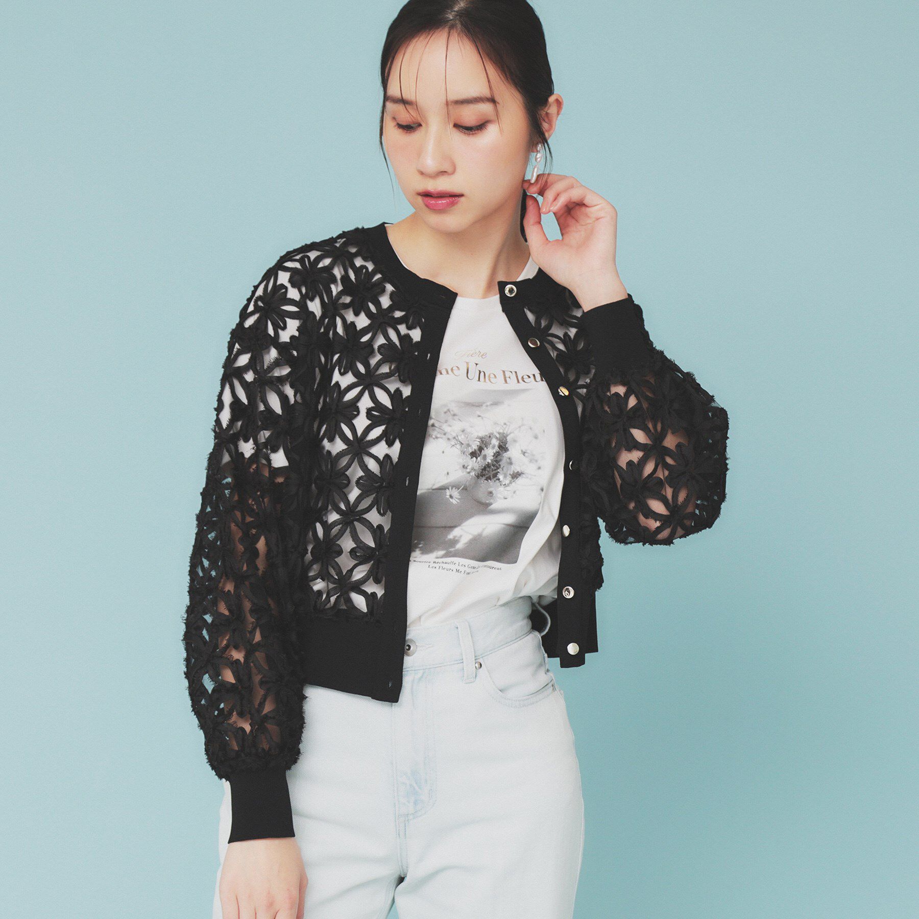 index「《STORY掲載》3Dフラワーショートカーディガン【洗濯機洗い可】」|カーディガン|