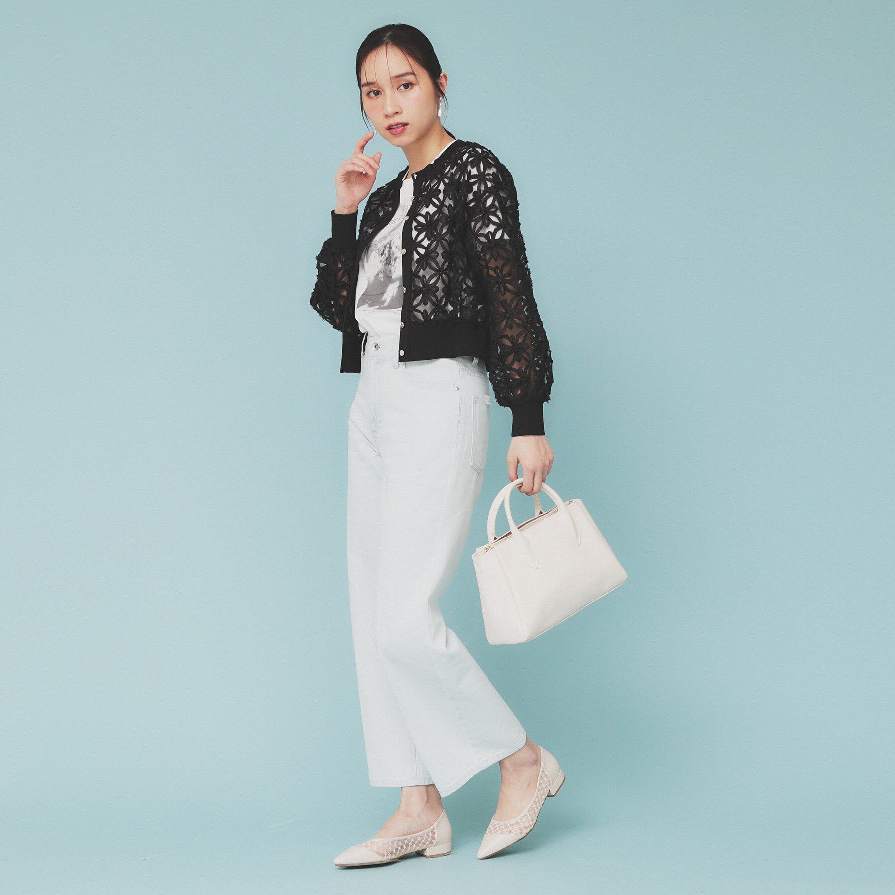 index「《STORY掲載》3Dフラワーショートカーディガン【洗濯機洗い可】」|カーディガン|