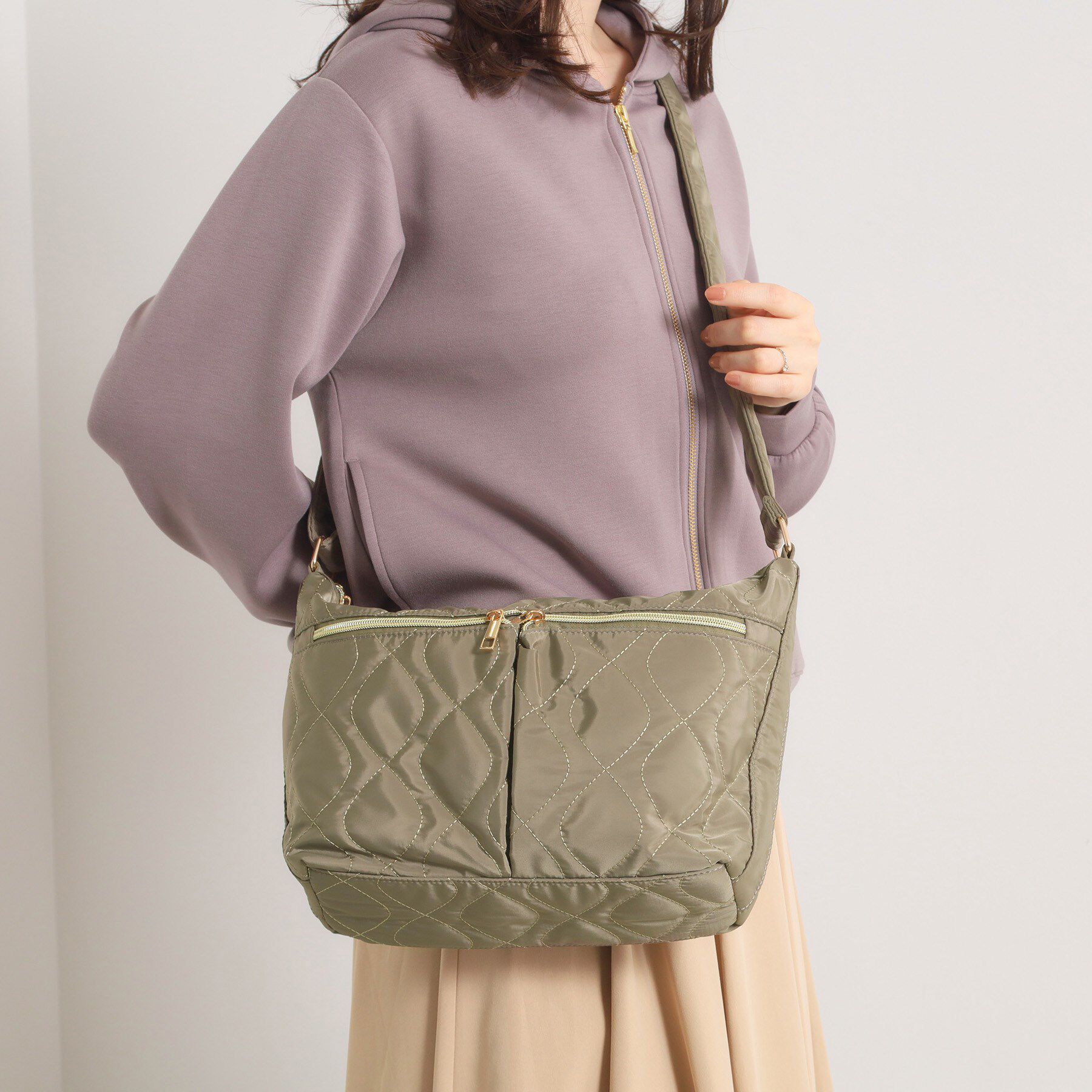 ITS&rsquo;DEMO「【6ポケット】キルトショルダー」|ショルダー・メッセンジャー|カーキ(027)