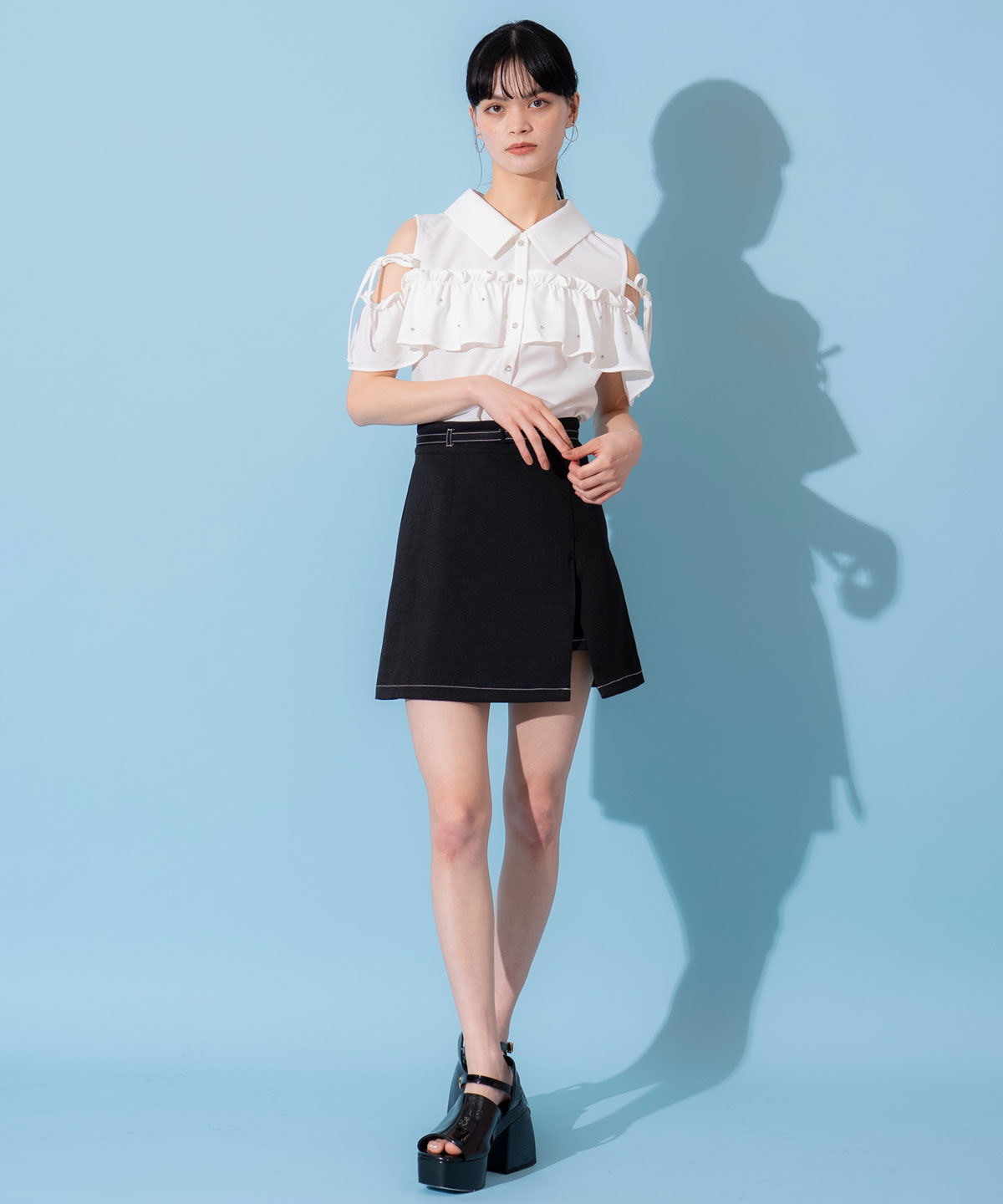 REDYAZEL「フリルビジューオープンショルダーブラウス」|シャツ・ブラウス|