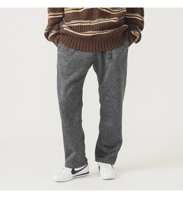 BEAMS「【別注】Gramicci / ボンディング ニット フリースパンツ」|チノ|CHARCOAL
