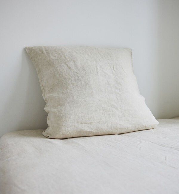 TOMORROWLAND HOME「プレーンリネン クッションカバー（65cm &times; 65cm）」|クッション・クッションカバー|