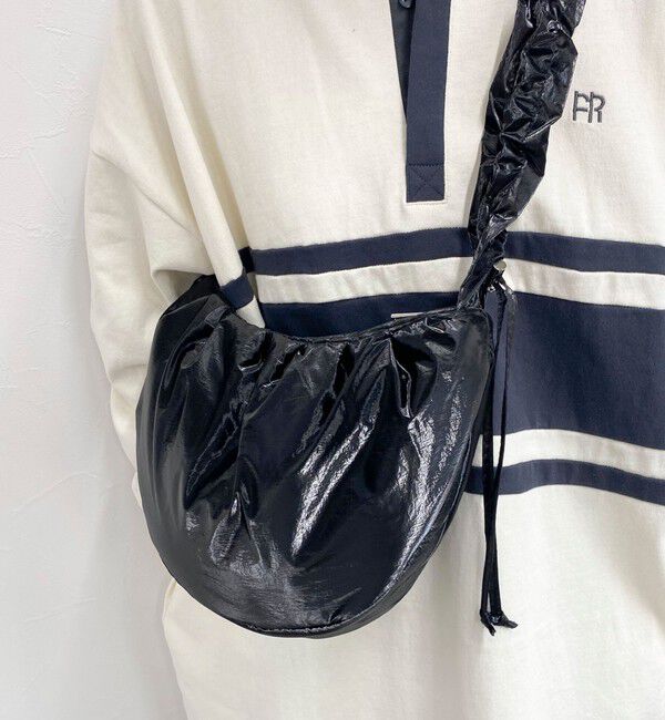 fredy emue「ソフトパテッドシャーリングショルダーバッグ」|ショルダー・メッセンジャー|