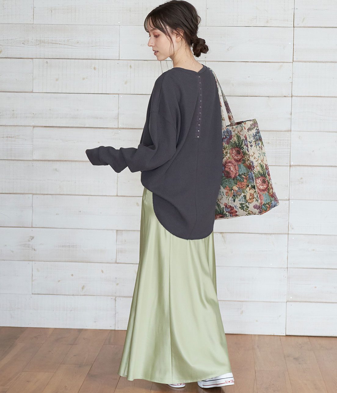 VIS「くるみ釦サテンナロースカート」|スカート|