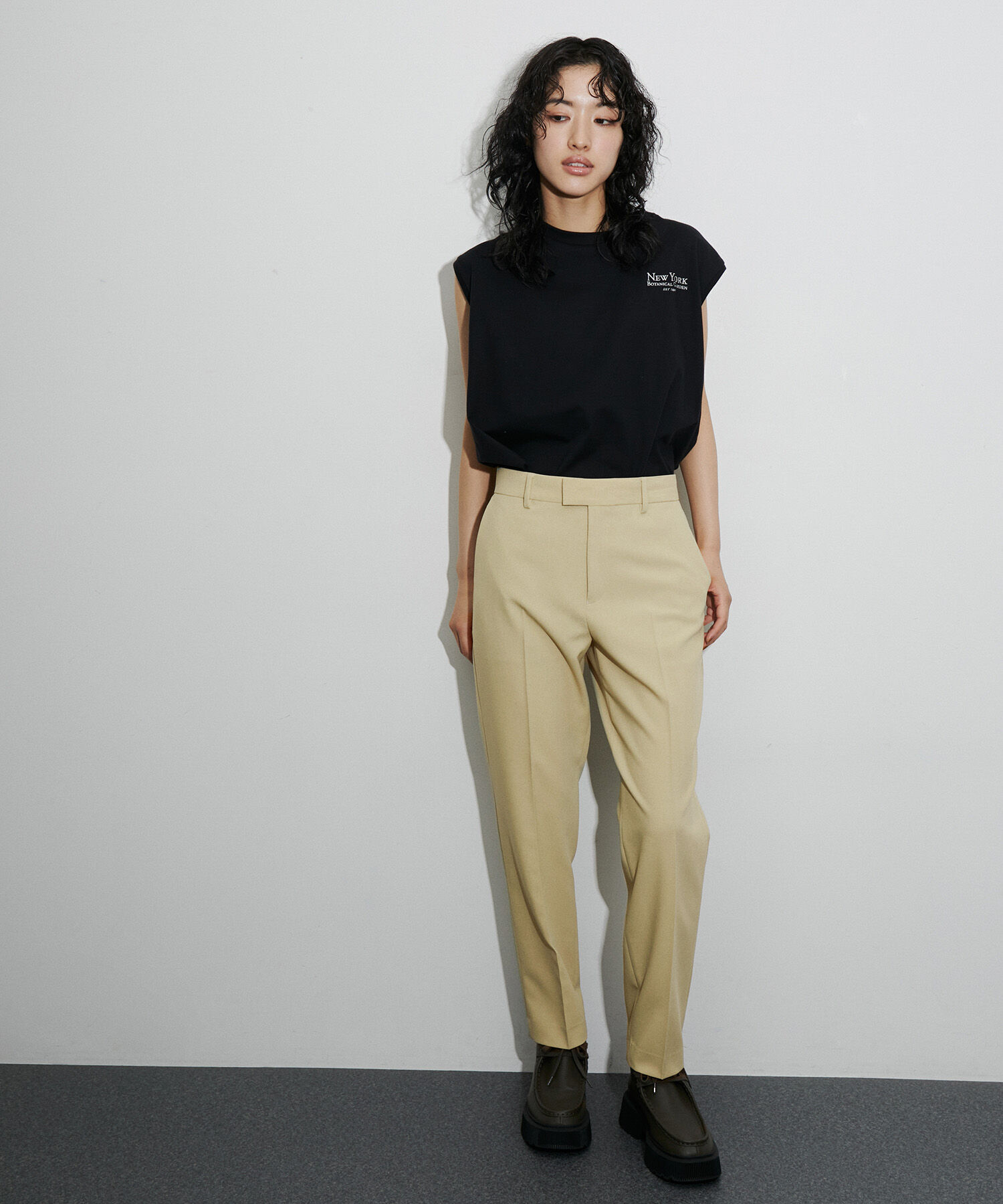 ADAM ET ROPE'「【サステナブル】スリムスラックス」|スラックス|