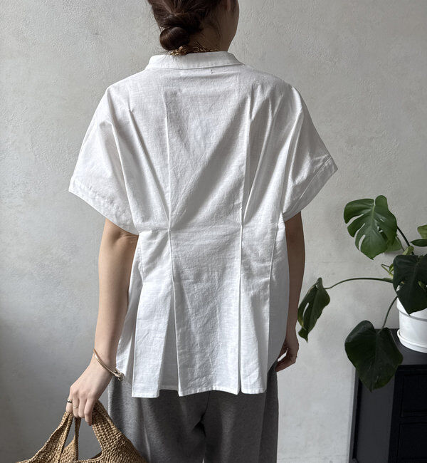  「【WEB限定】コットンリネンタックブラウス」|シャツ・ブラウス|