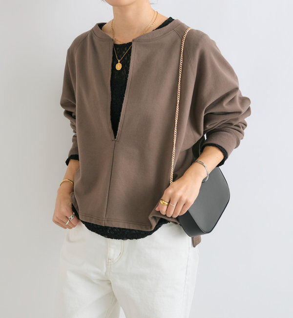  「【ニットのインナーにも】ストレッチフラワーレースカットソー」|Tシャツ・カットソー|