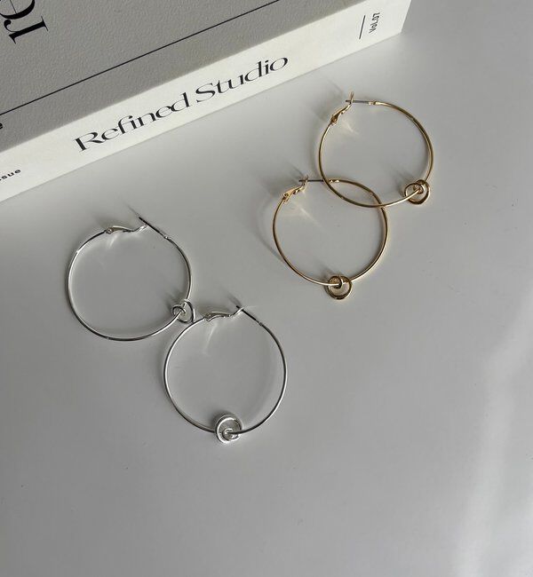  「〈GOLDY/ゴールディ〉2WAYスワールピアス」|リング|