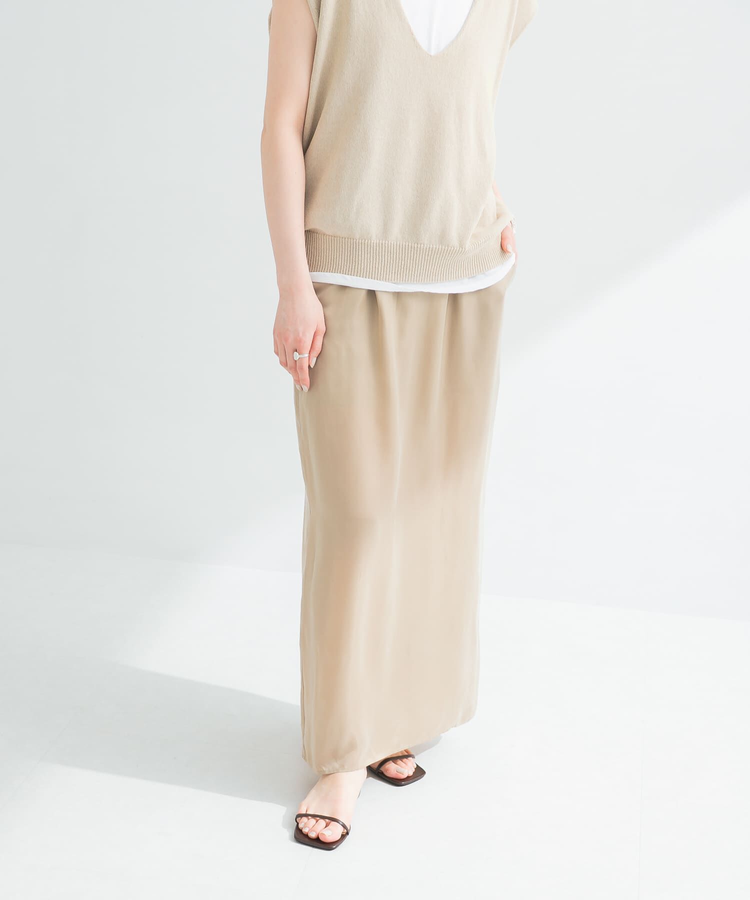 URBAN RESEARCH「『2サイズ展開』キュプラサテンストレートスカート」|スカート|