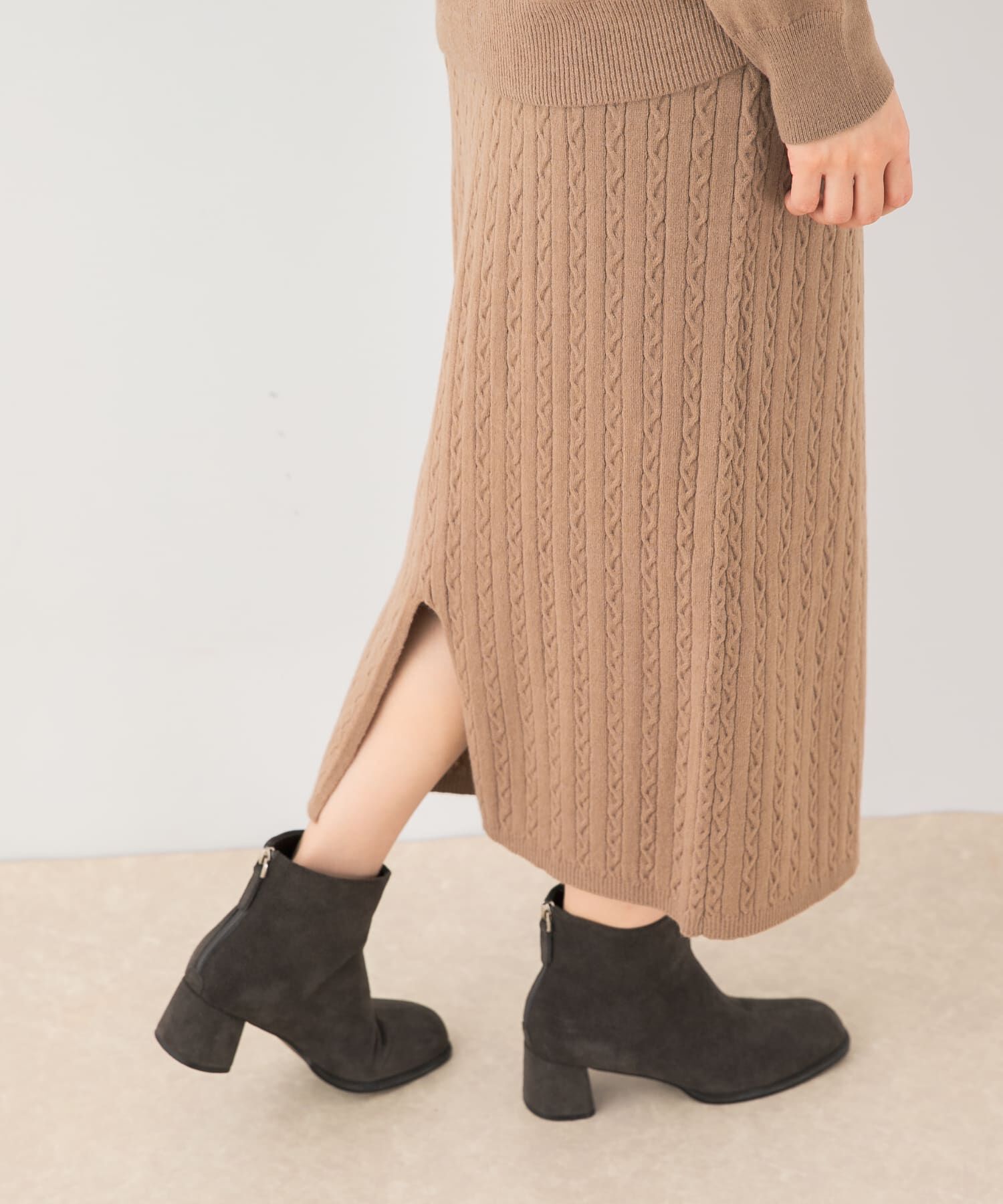 URBAN RESEARCH ROSSO「F by ROSSO　ウォッシャブル抗ピルニット+スカート」|ニット・セーター|