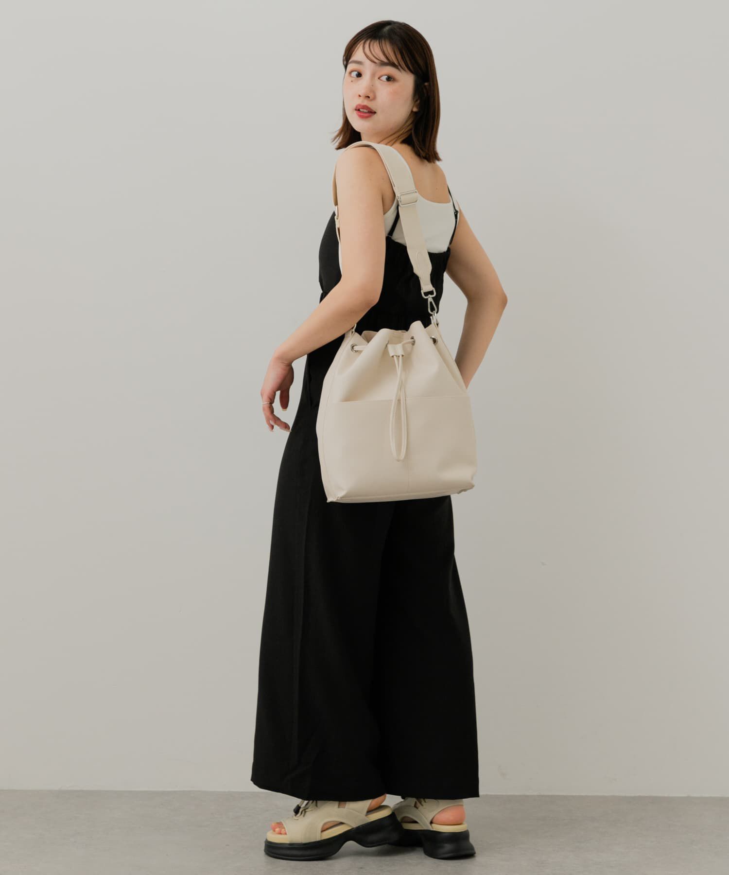 SENSE OF PLACE by URBAN RESEARCH「アウトポケットバケットバッグ」|ショルダー・メッセンジャー|