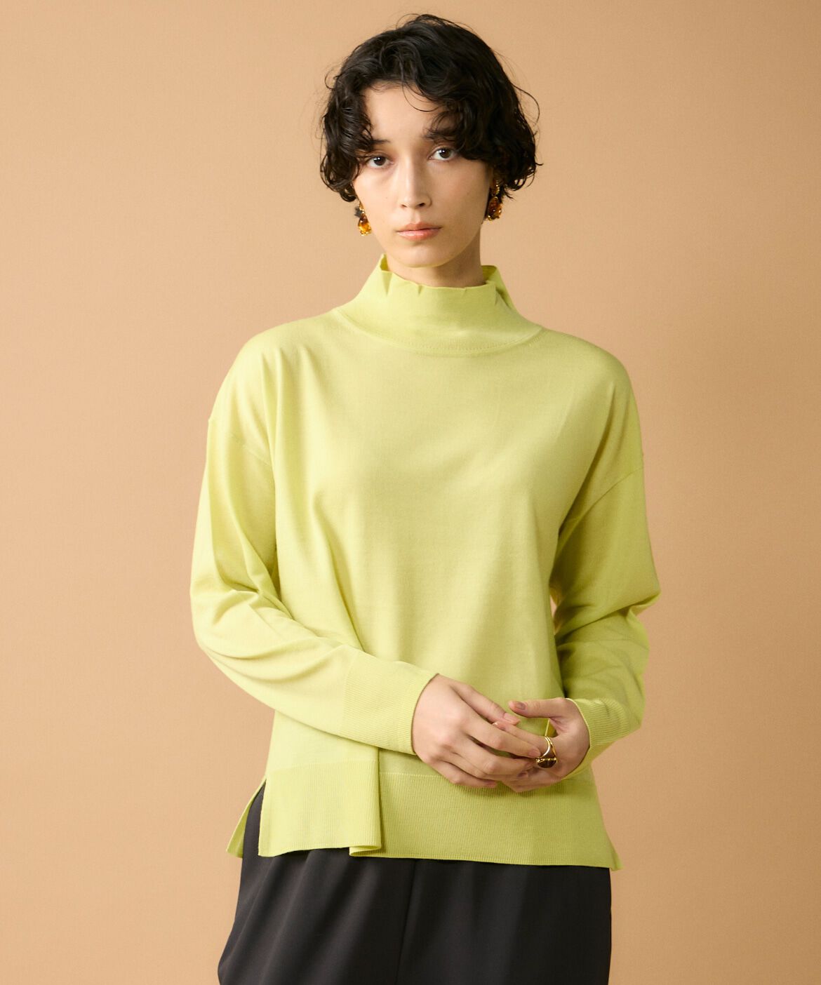 7-IDconcept.「《大きいサイズ》ハイネックボリュームプルオーバー」|ニット・セーター|イエロー