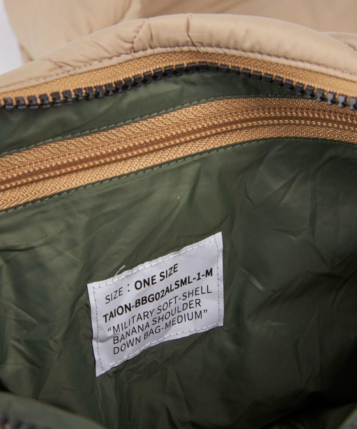 DAY by DAY it&rsquo;s international「ﾐﾘﾀﾘｰ ﾊﾞﾅﾅｼｮﾙﾀﾞｰ ﾀﾞｳﾝﾊﾞｯｸﾞM-ｿﾌﾄｼｪﾙ 《TA」|ショルダー・メッセンジャー|