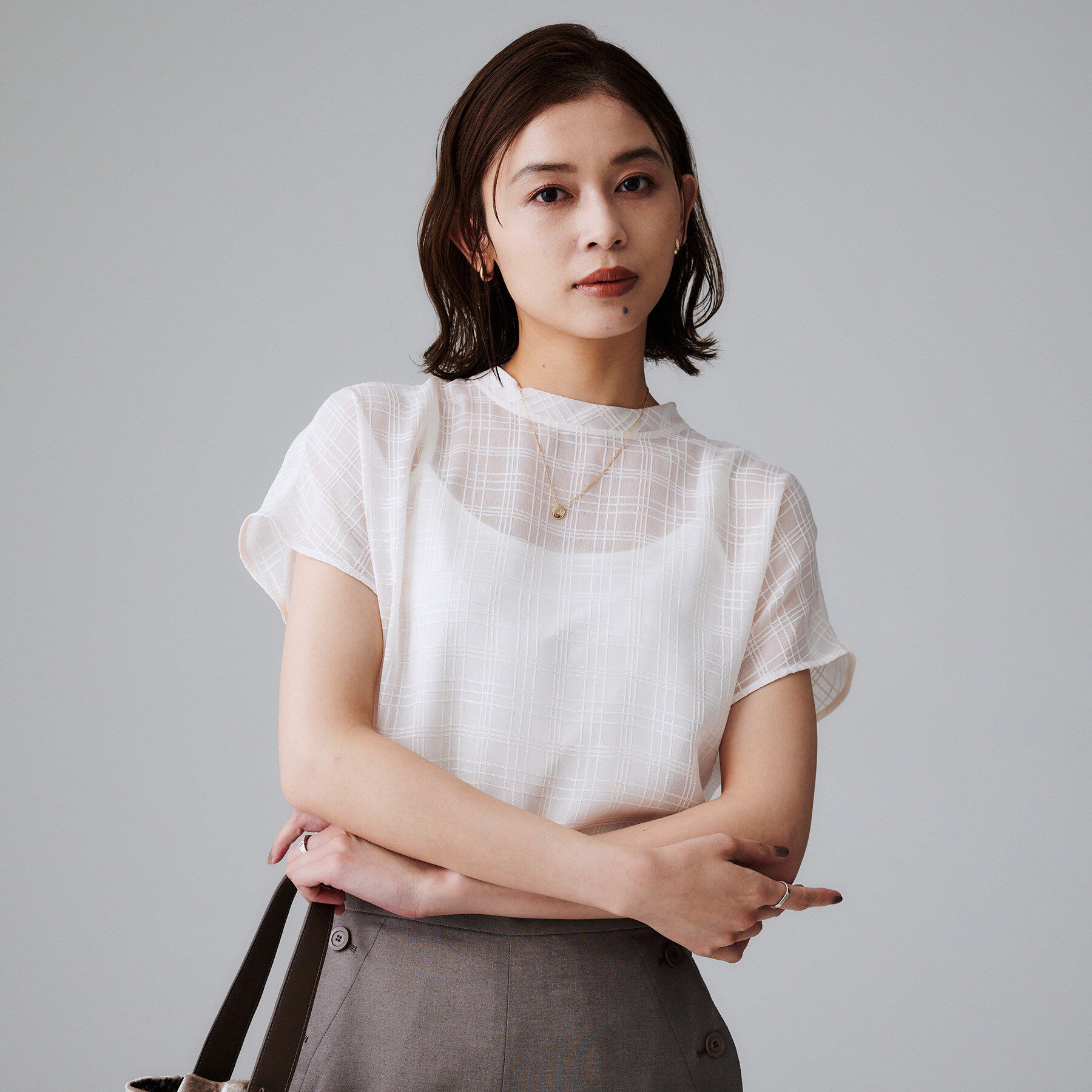 UNTITLED「【シアー】チェックスタンドネックブラウス」|シャツ・ブラウス|アイボリー(004)